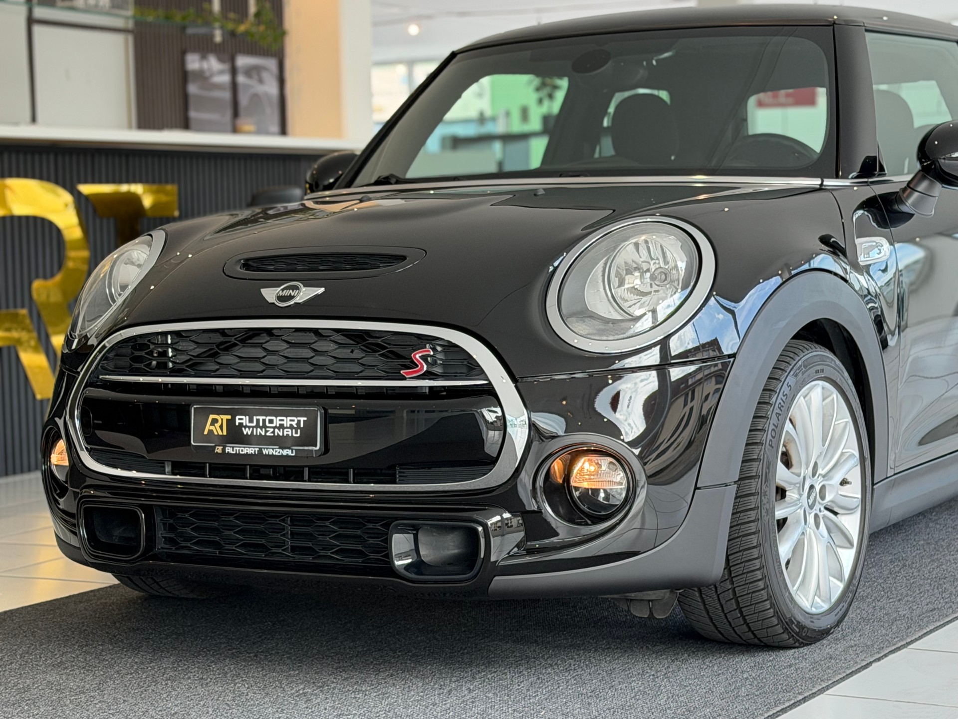 MINI Cooper S JCW Steptronic **Frisch ab MFK & Service**-showroom-element-1