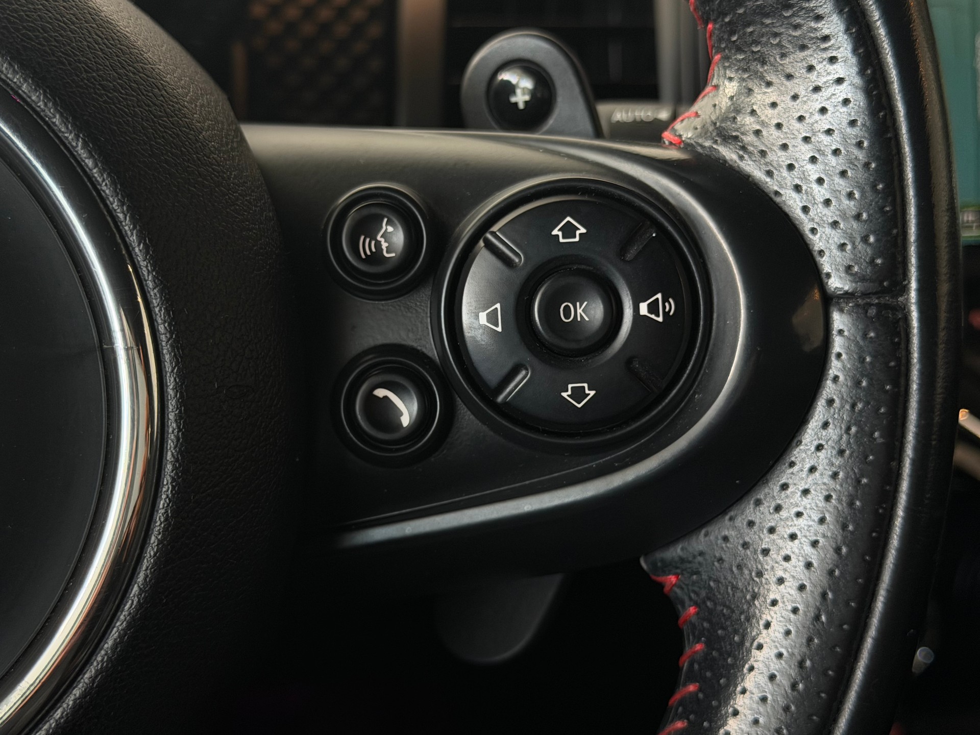 MINI Cooper S JCW Steptronic **Frisch ab MFK & Service**-image-29