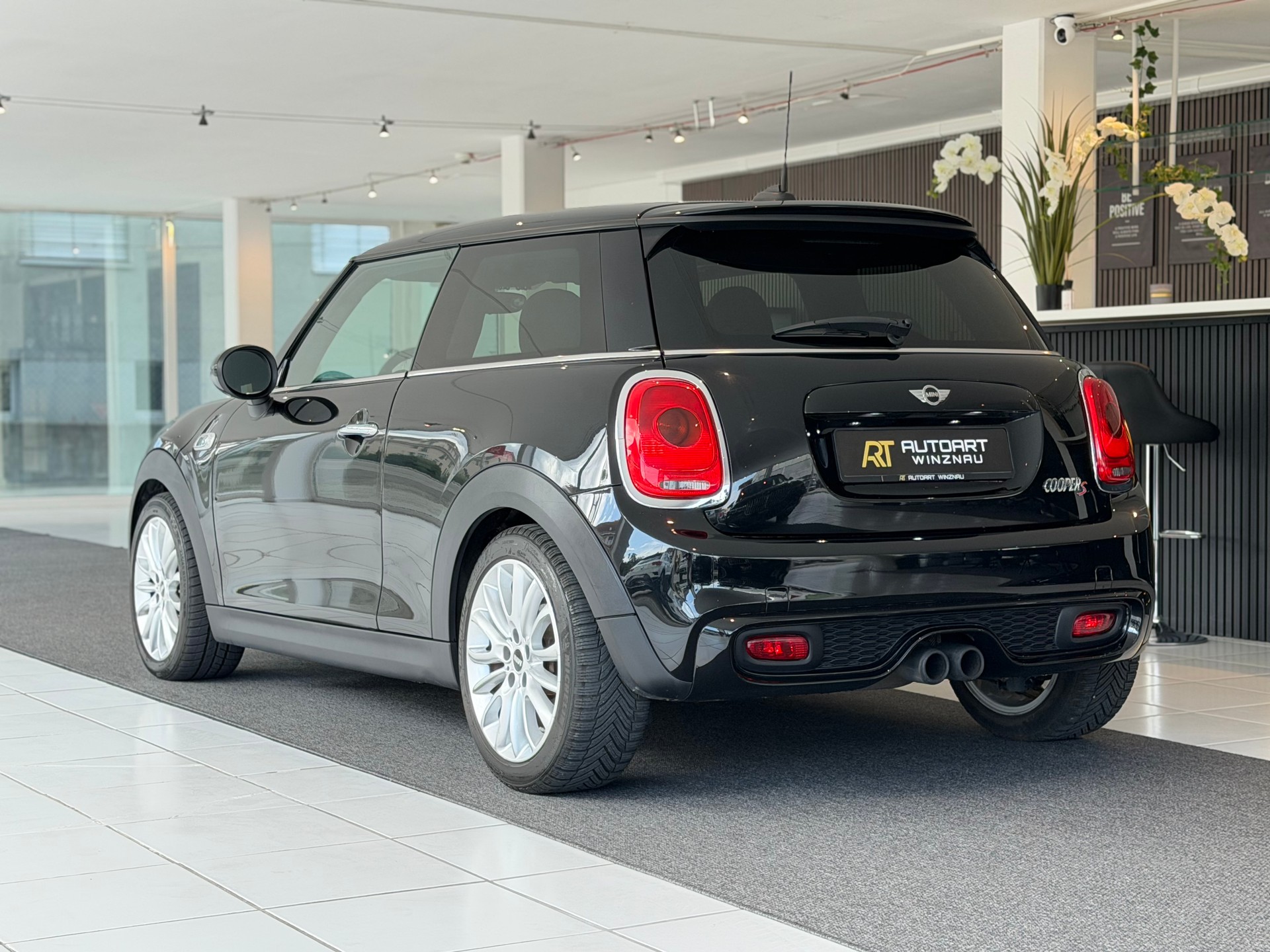 MINI Cooper S JCW Steptronic **Frisch ab MFK & Service**-image-8