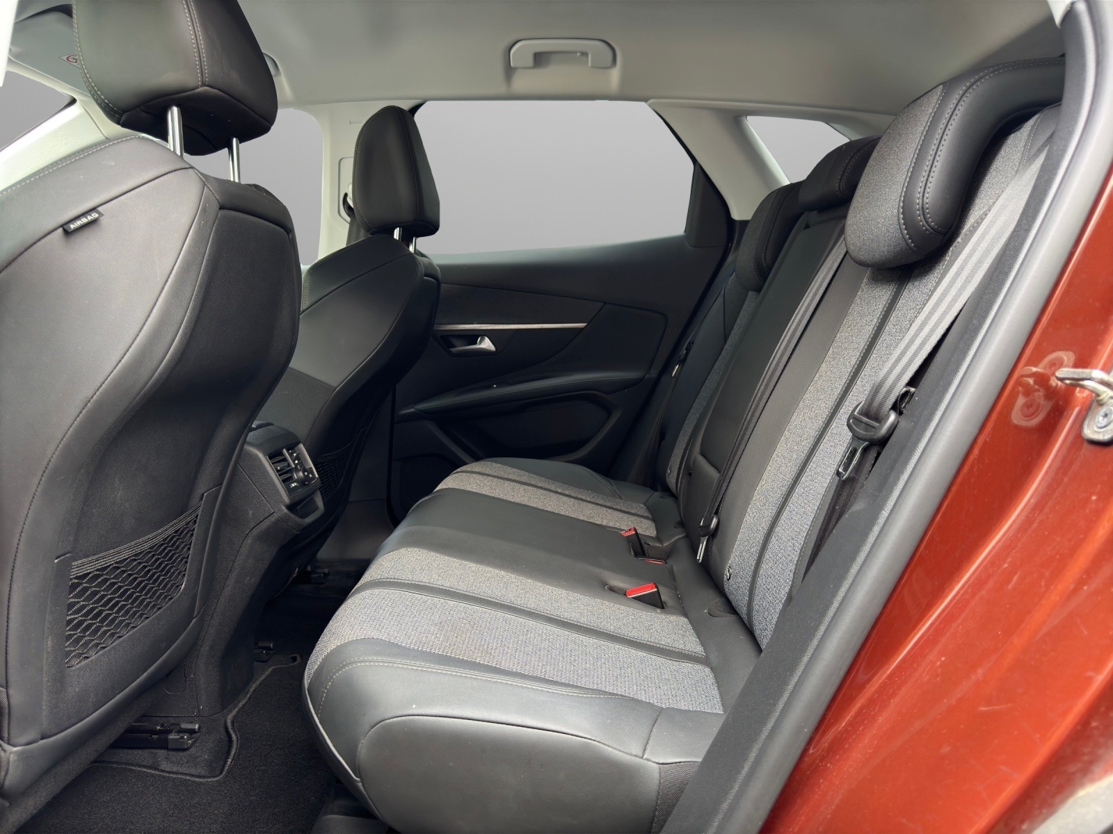 PEUGEOT 3008 1.5 BlueHDi Allure EAT-image-10