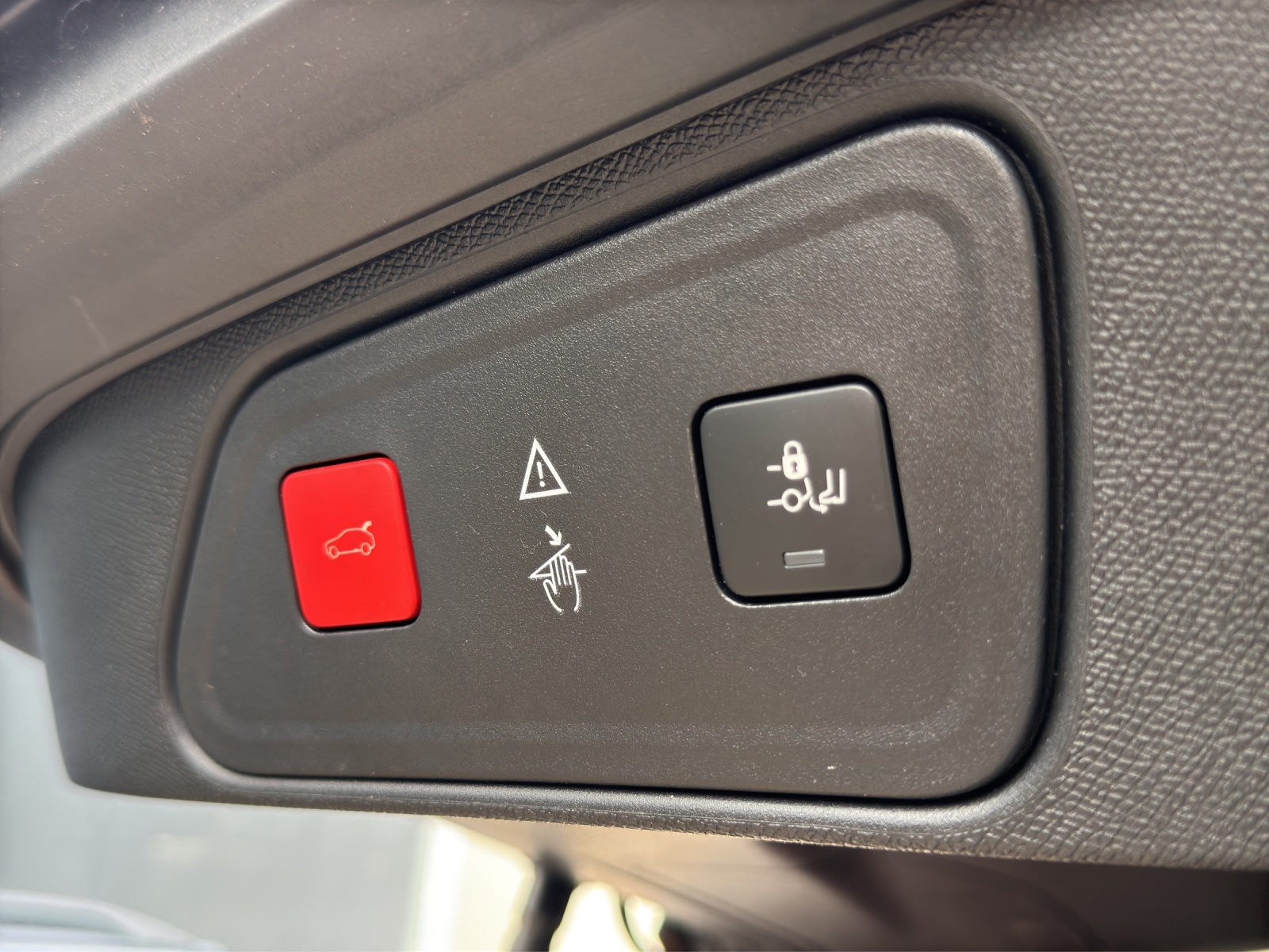 PEUGEOT 3008 1.5 BlueHDi Allure EAT-image-27