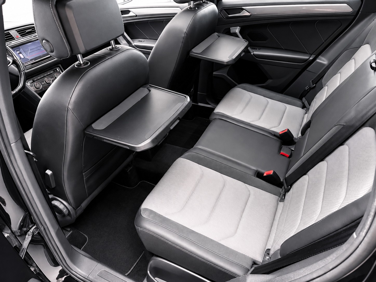 VW Tiguan 2.0TSI R-Line 4Motion (CH)-image-11