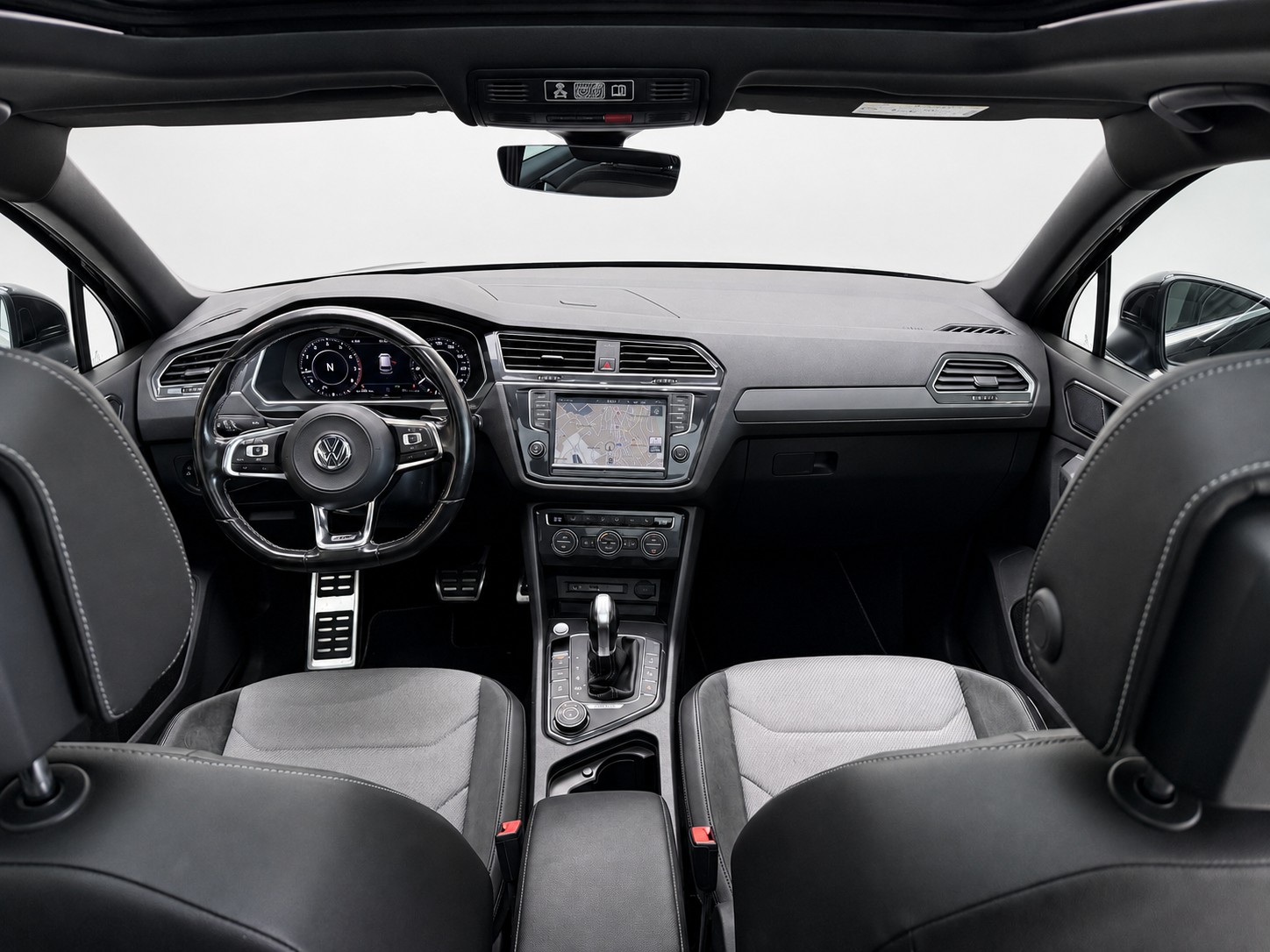 VW Tiguan 2.0TSI R-Line 4Motion (CH)-image-18