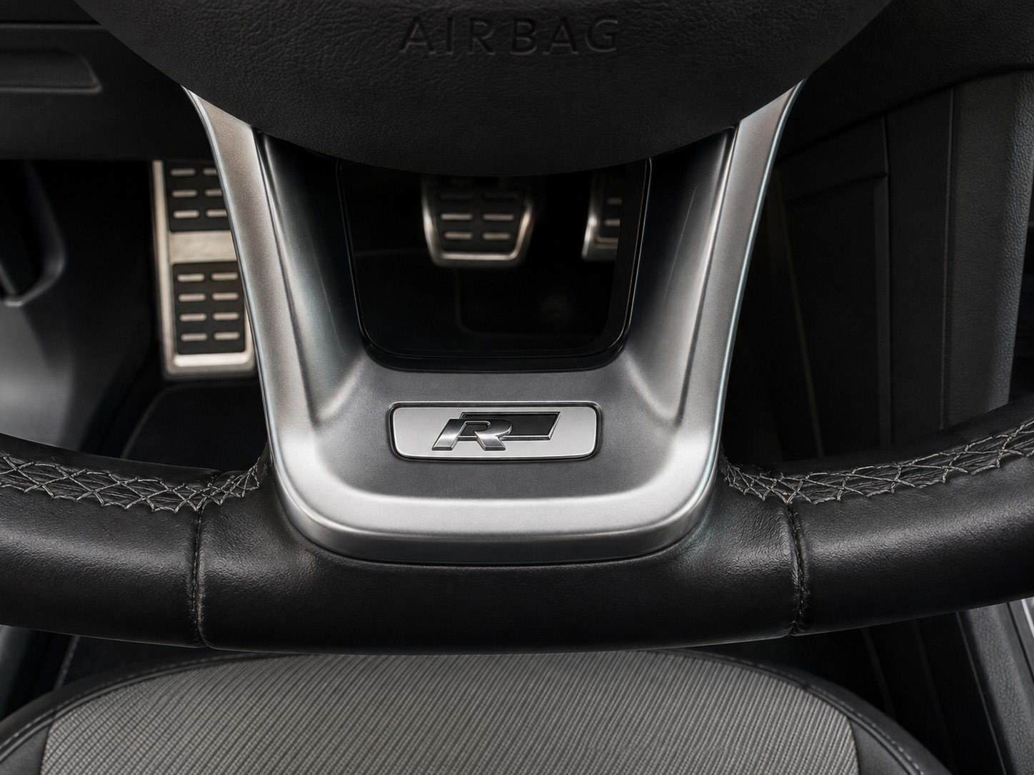 VW Tiguan 2.0TSI R-Line 4Motion (CH)-image-31