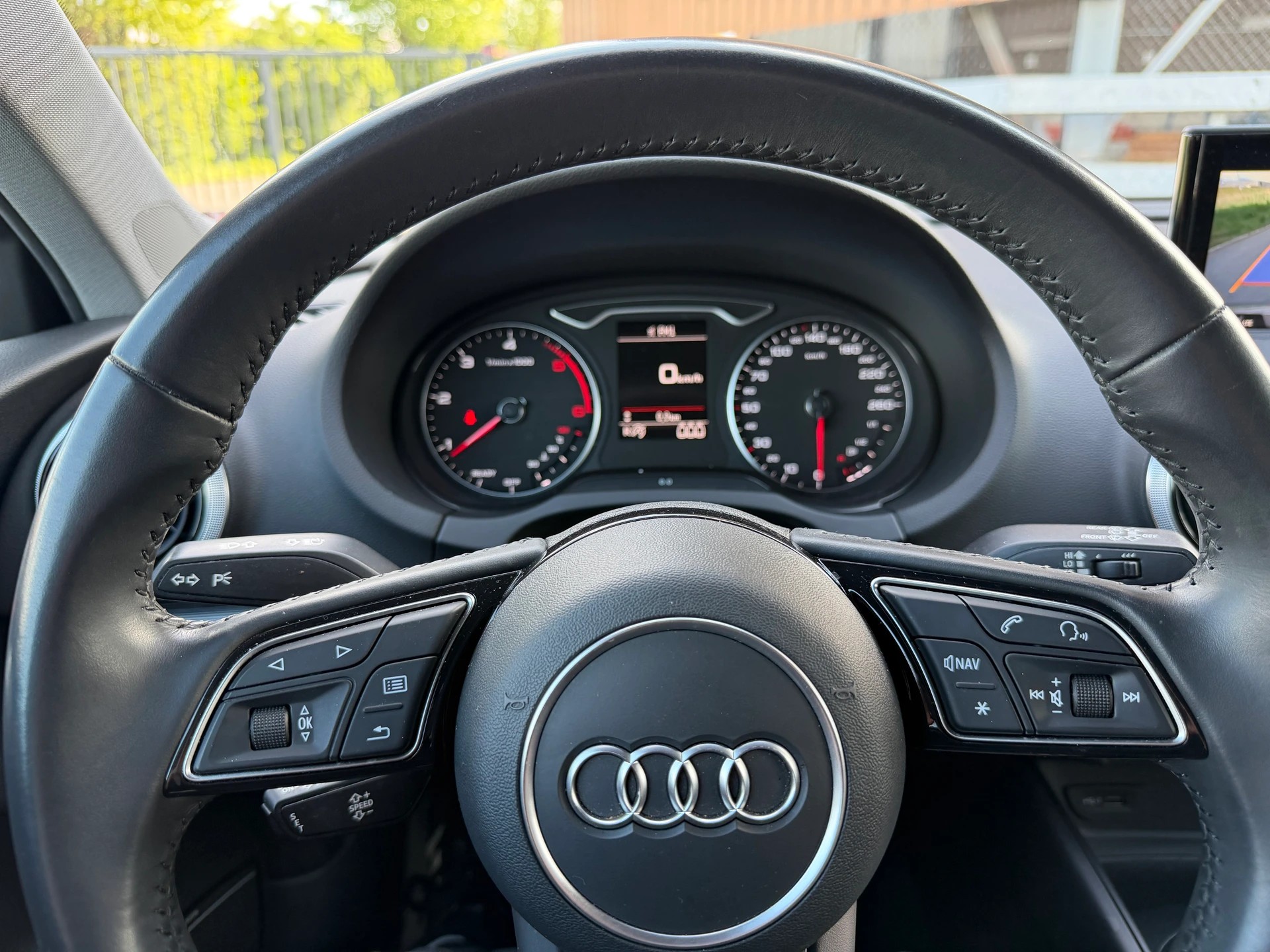 AUDI A3 Sportback 35 TDI Sport S-tronic-image-8