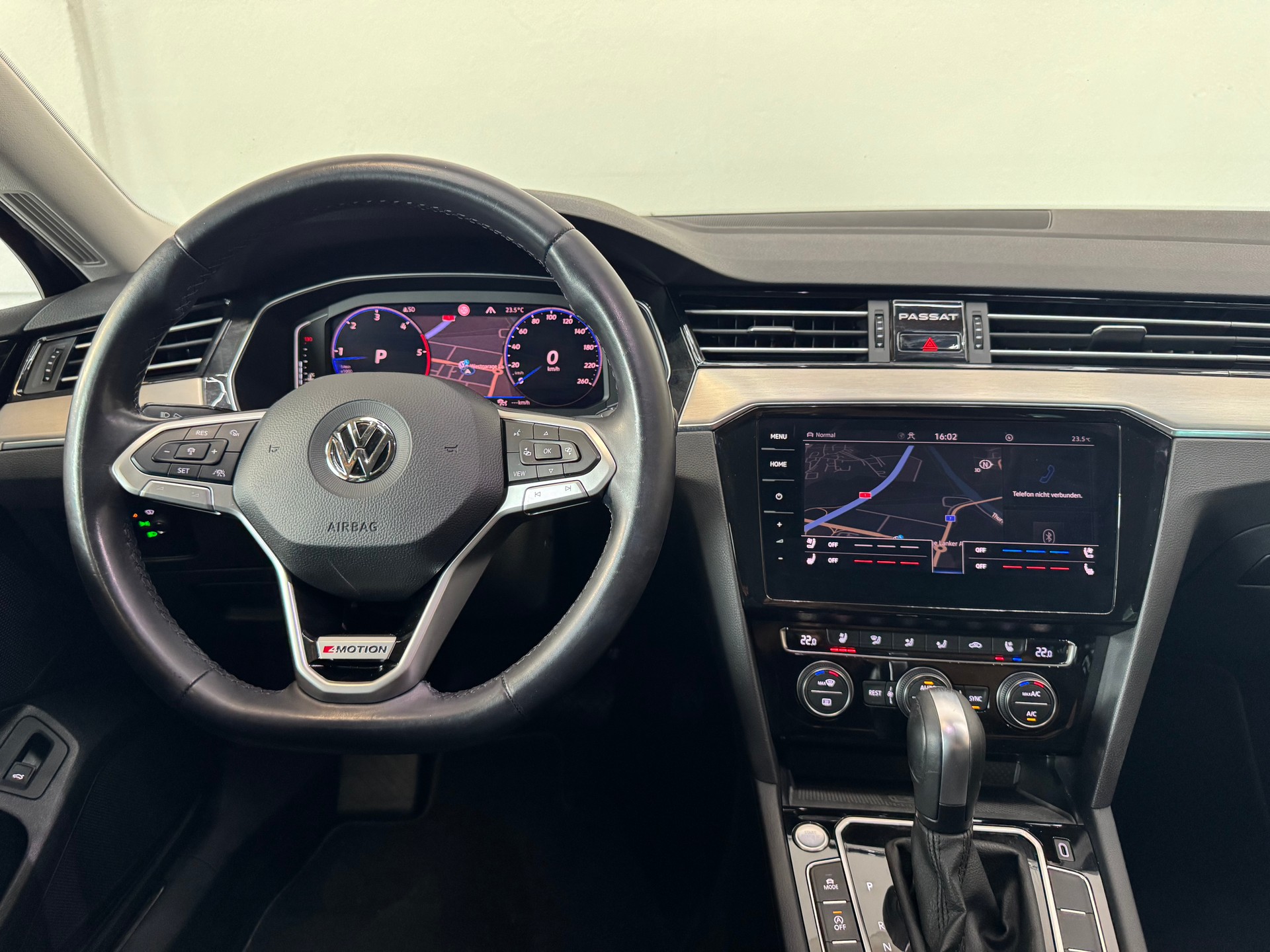 VW Passat 2.0 TDI BMT Elegance 4Motion DSG-image-16