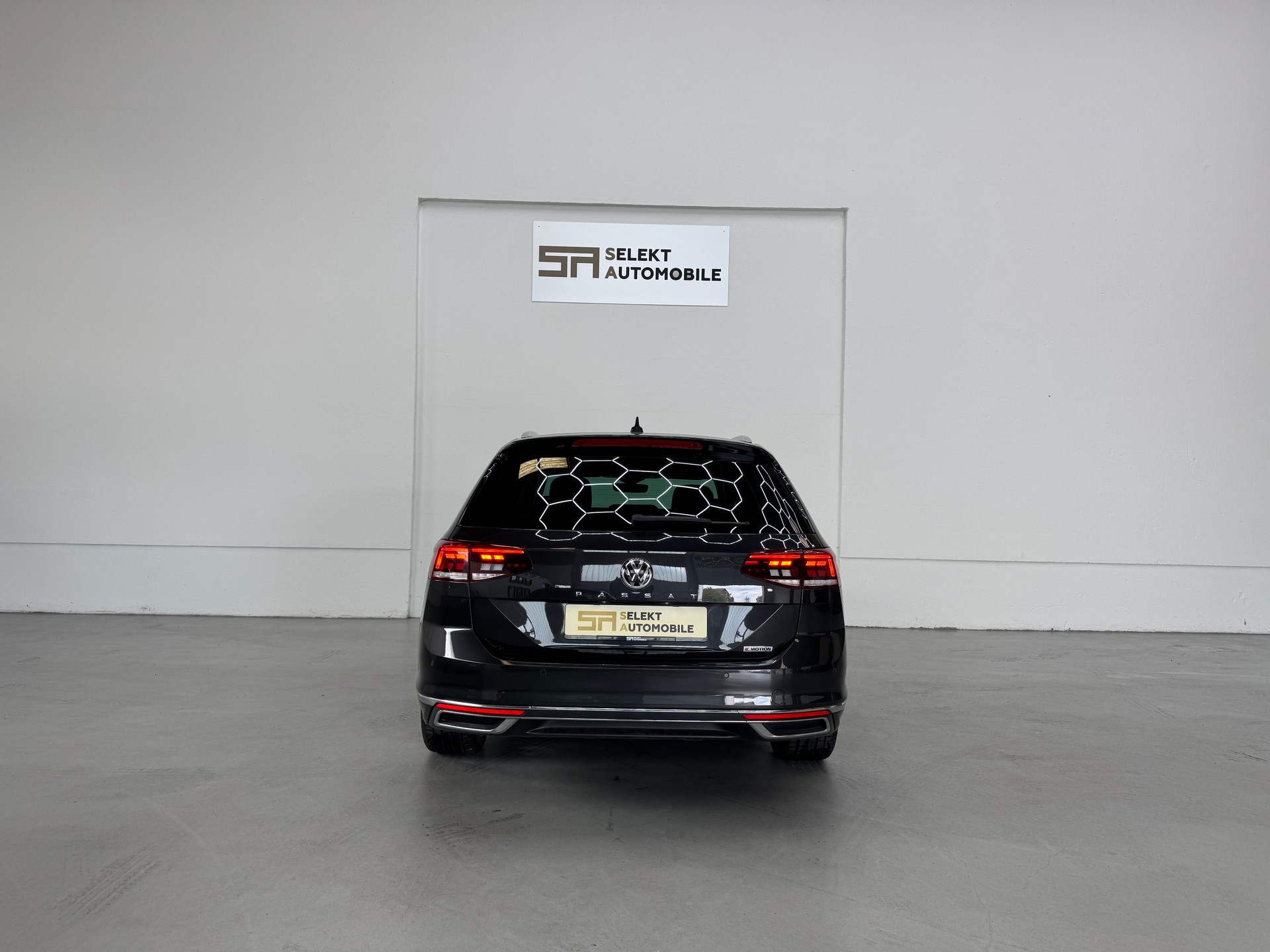 VW Passat 2.0 TDI BMT Elegance 4Motion DSG-image-4