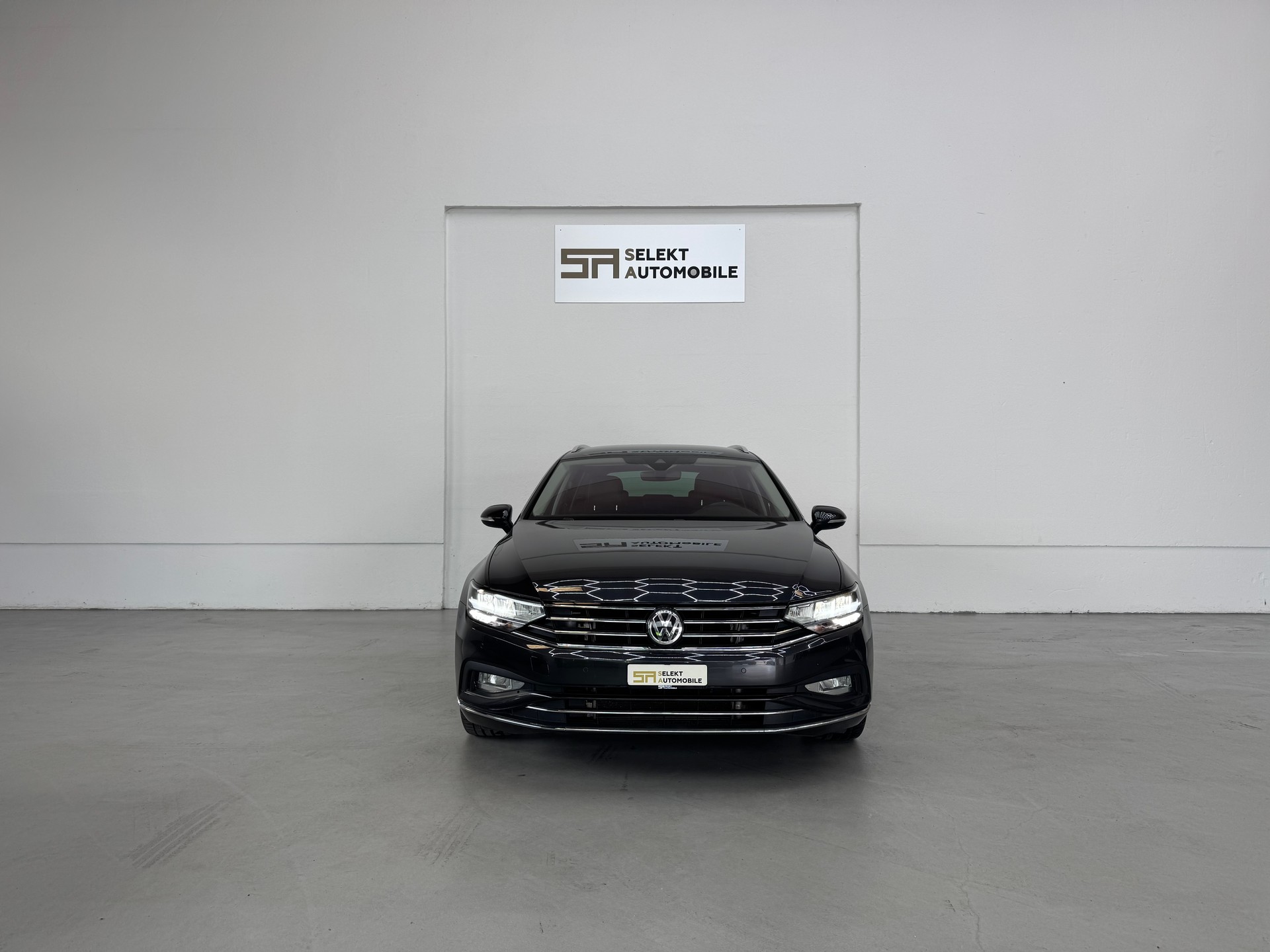 VW Passat 2.0 TDI BMT Elegance 4Motion DSG-image-2