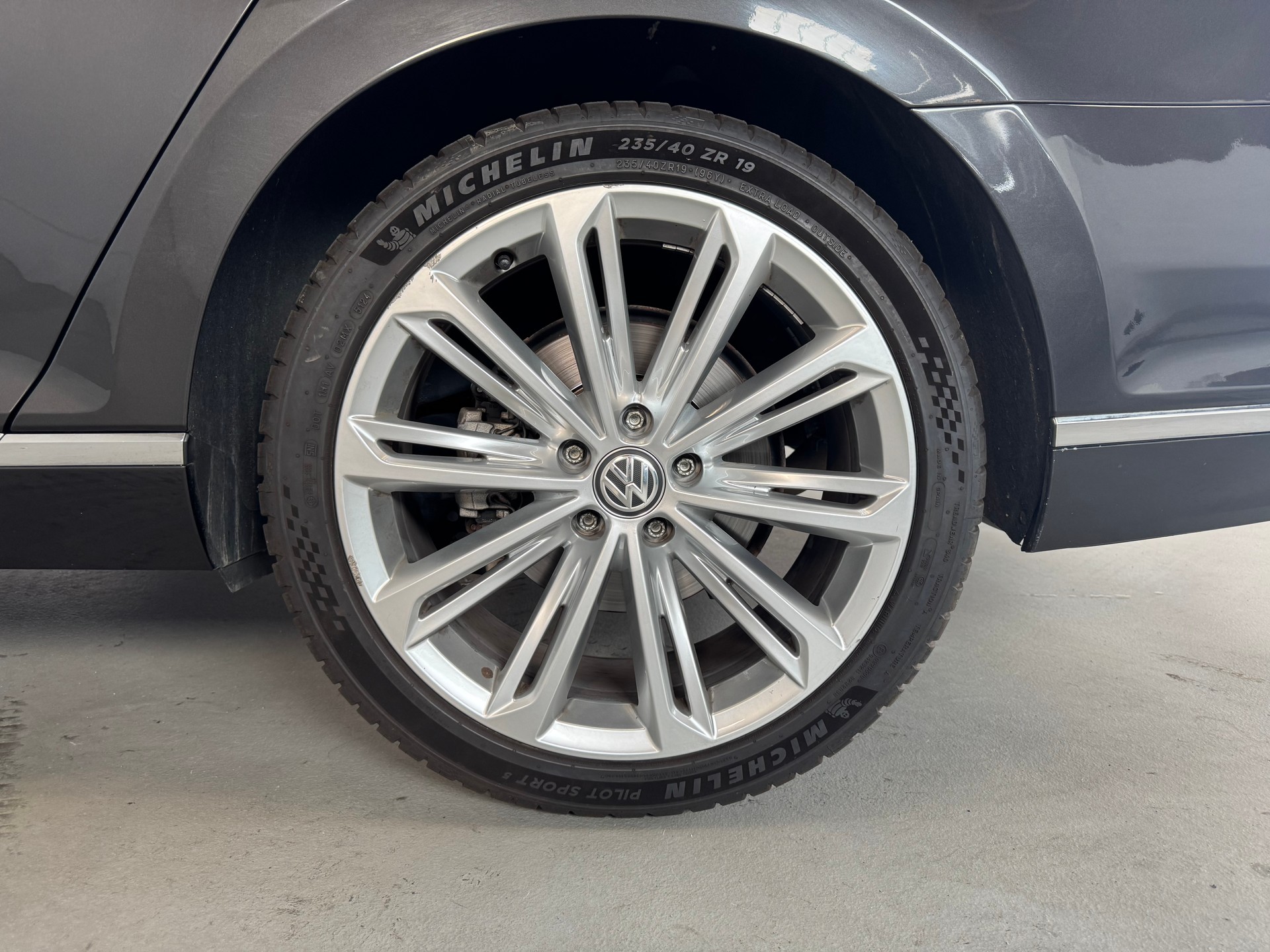 VW Passat 2.0 TDI BMT Elegance 4Motion DSG-image-8