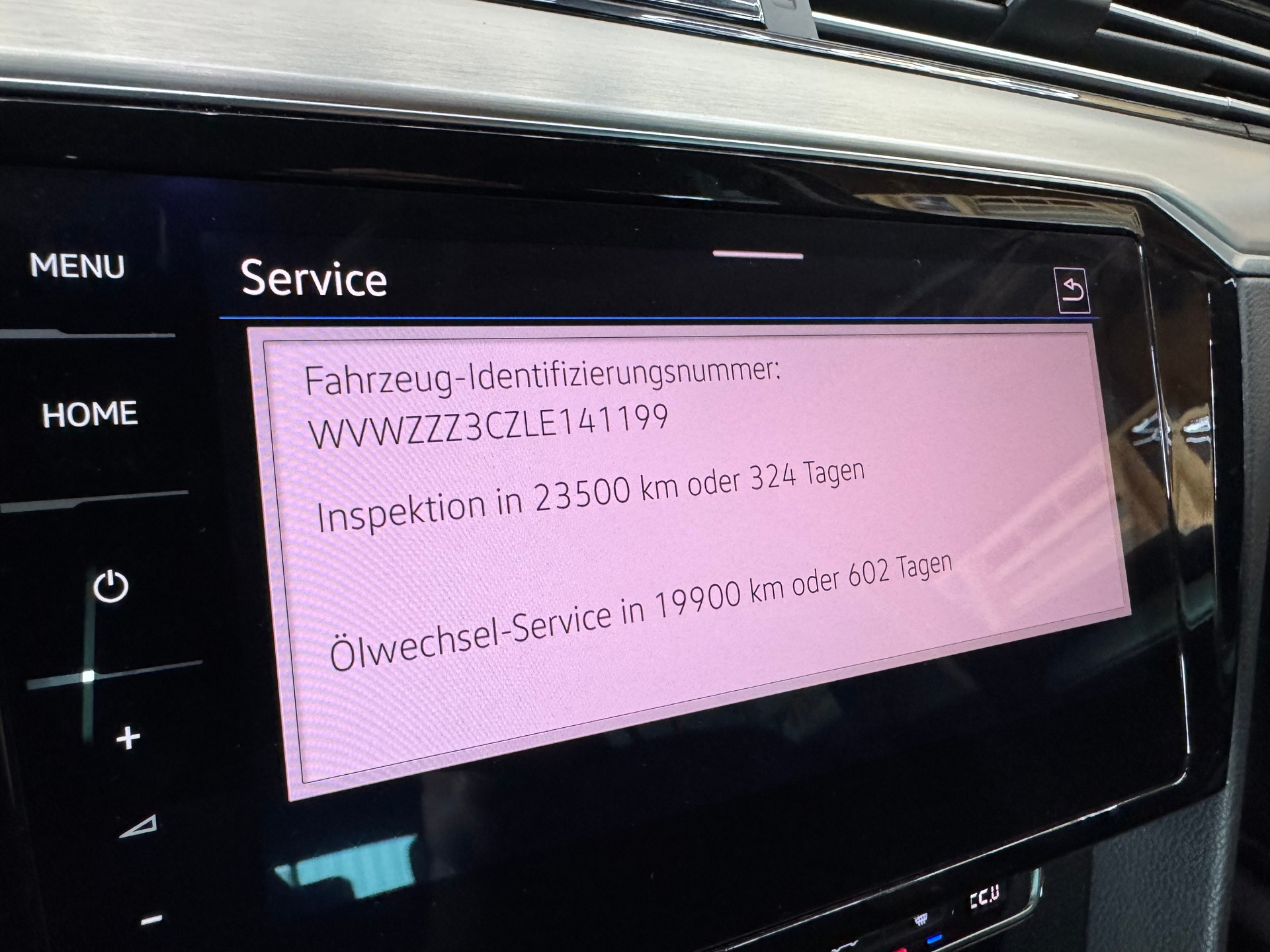 VW Passat 2.0 TDI BMT Elegance 4Motion DSG-image-23