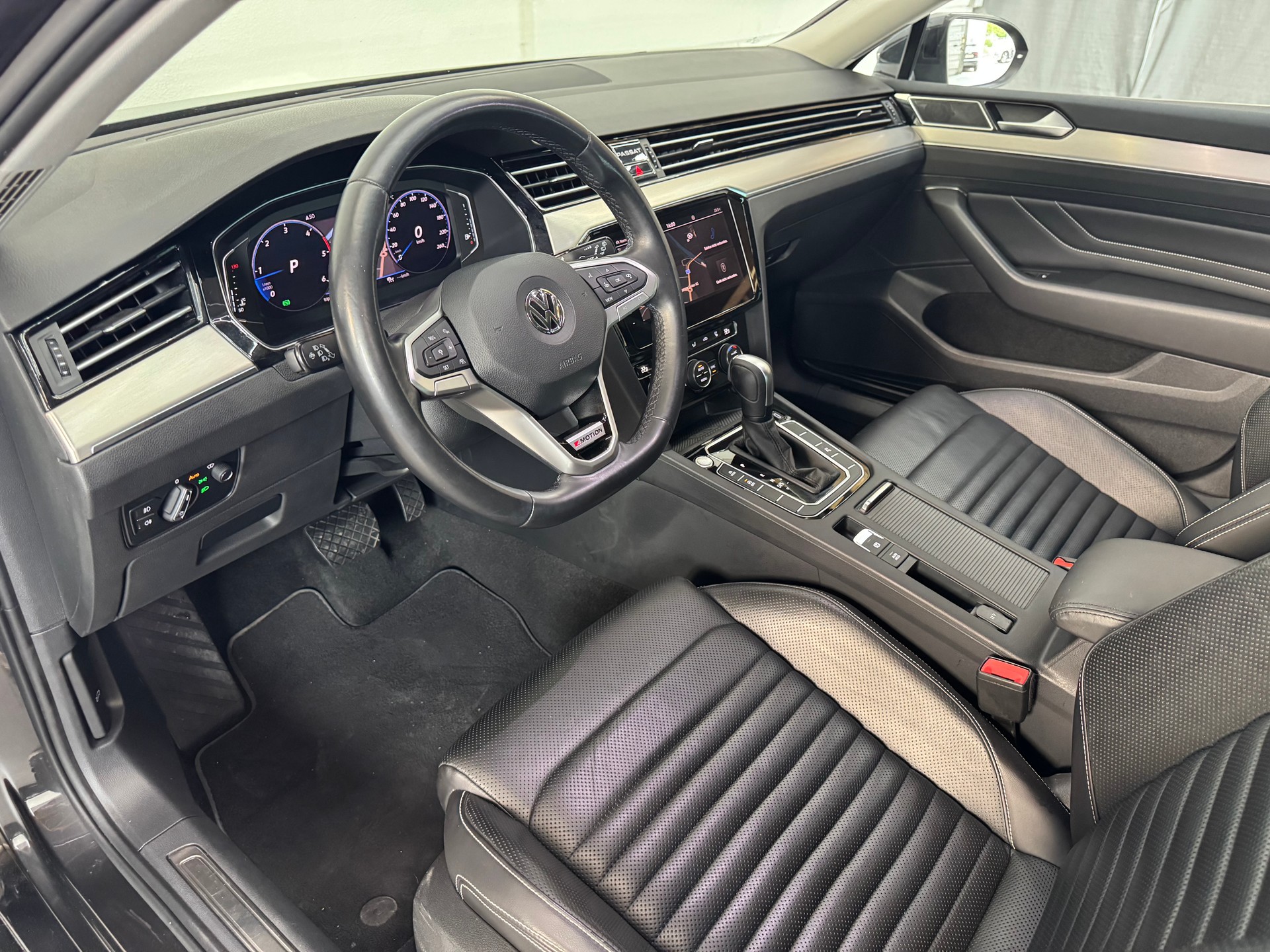 VW Passat 2.0 TDI BMT Elegance 4Motion DSG-image-10