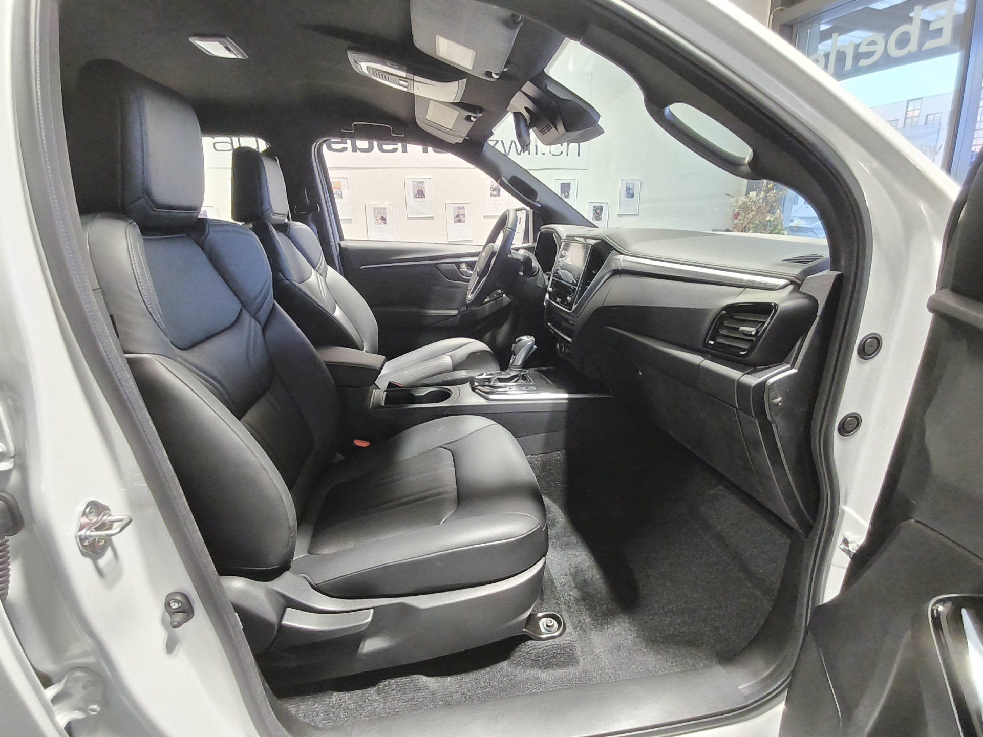 ISUZU D-Max Space Pick-up 2.2 DDi Prestige 4x4-image-14