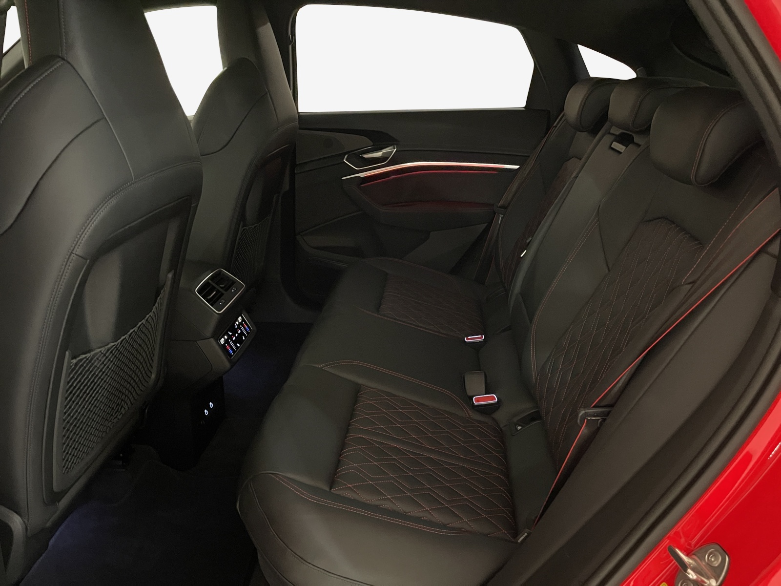 AUDI Q8 Sportback 55 e-tron S line quattro-image-8