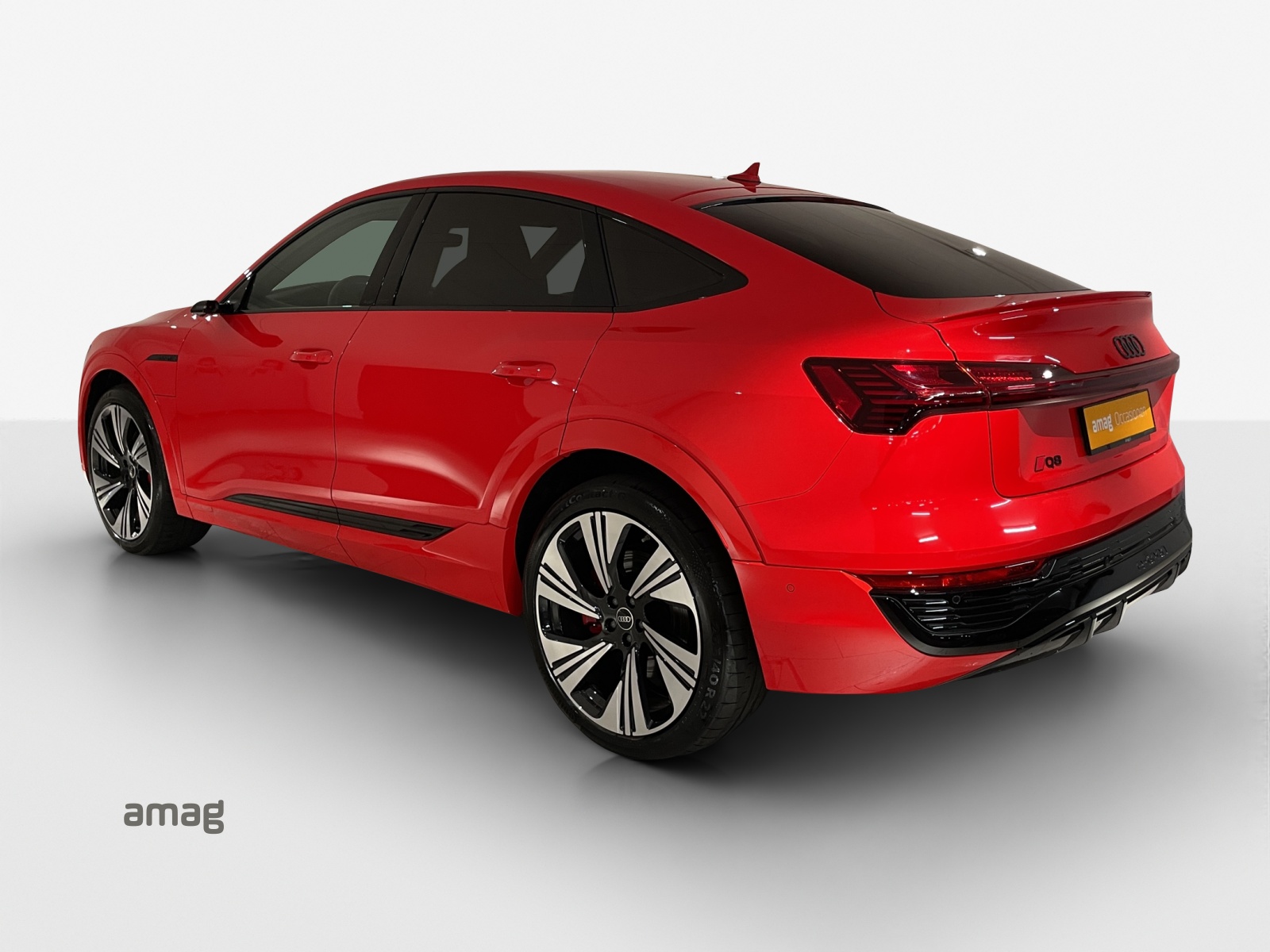 AUDI Q8 Sportback 55 e-tron S line quattro-image-2