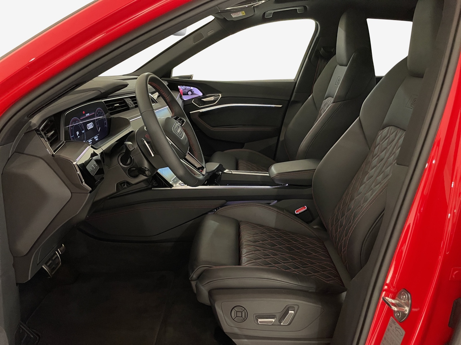 AUDI Q8 Sportback 55 e-tron S line quattro-image-6