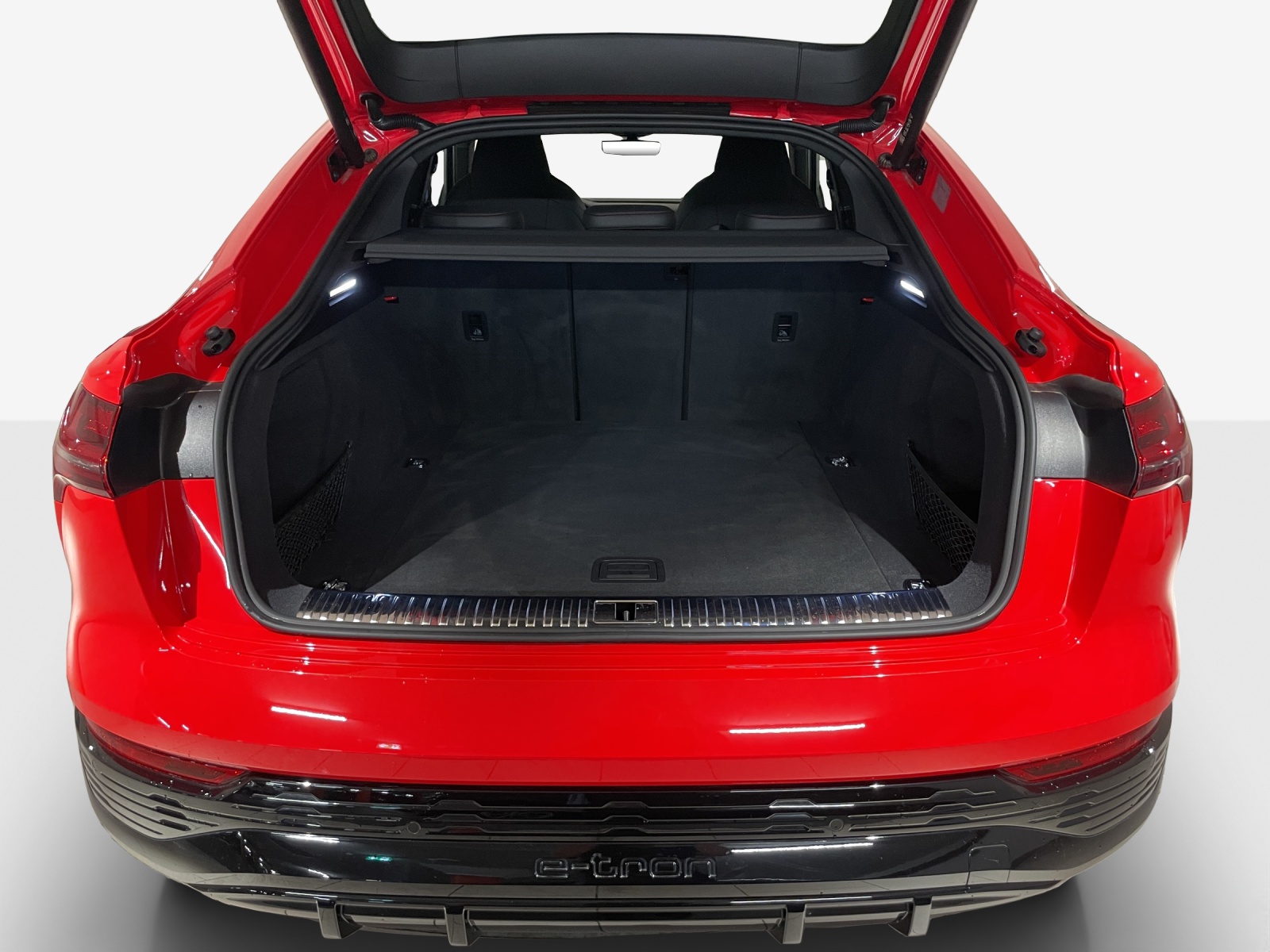 AUDI Q8 Sportback 55 e-tron S line quattro-image-9
