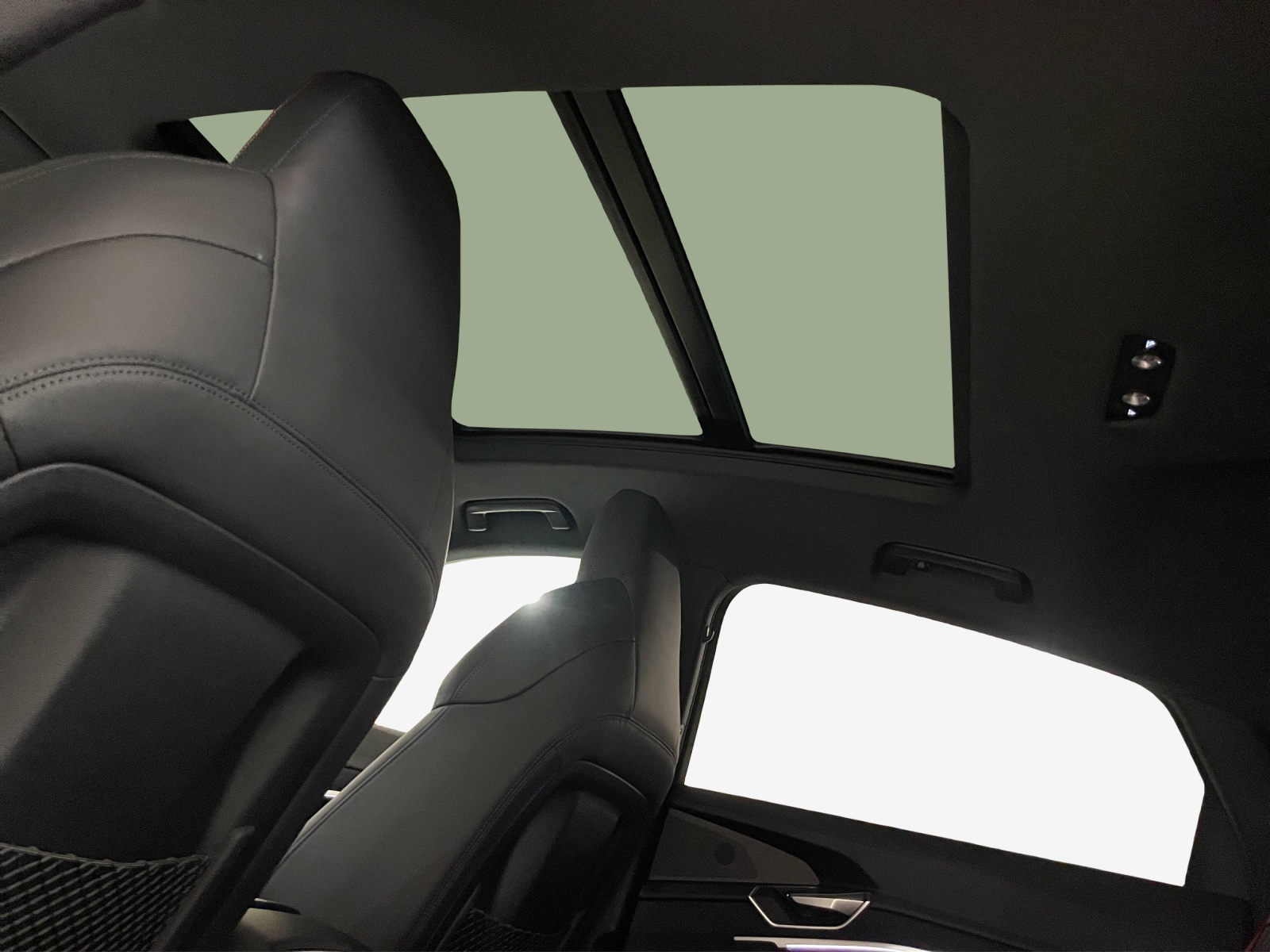 AUDI Q8 Sportback 55 e-tron S line quattro-image-10