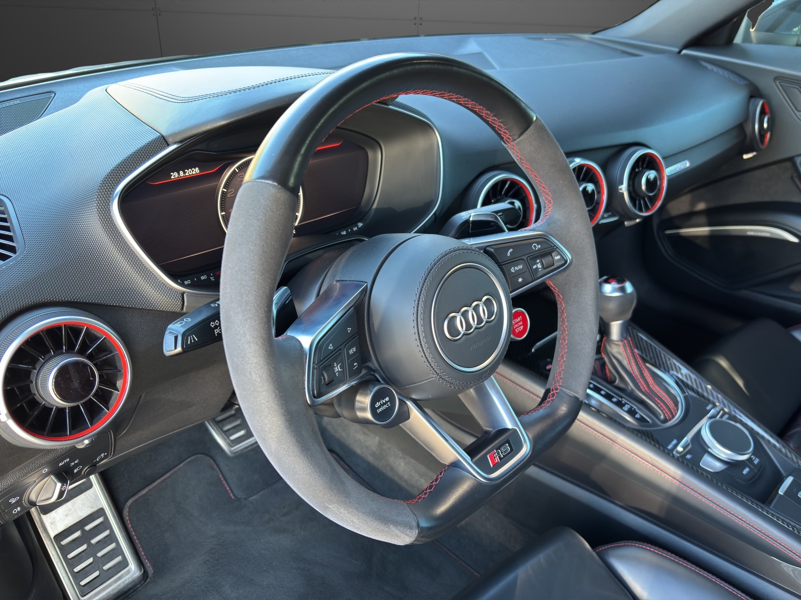 AUDI TT RS Coupé 2.5 TFSI quattro S-tronic-image-4