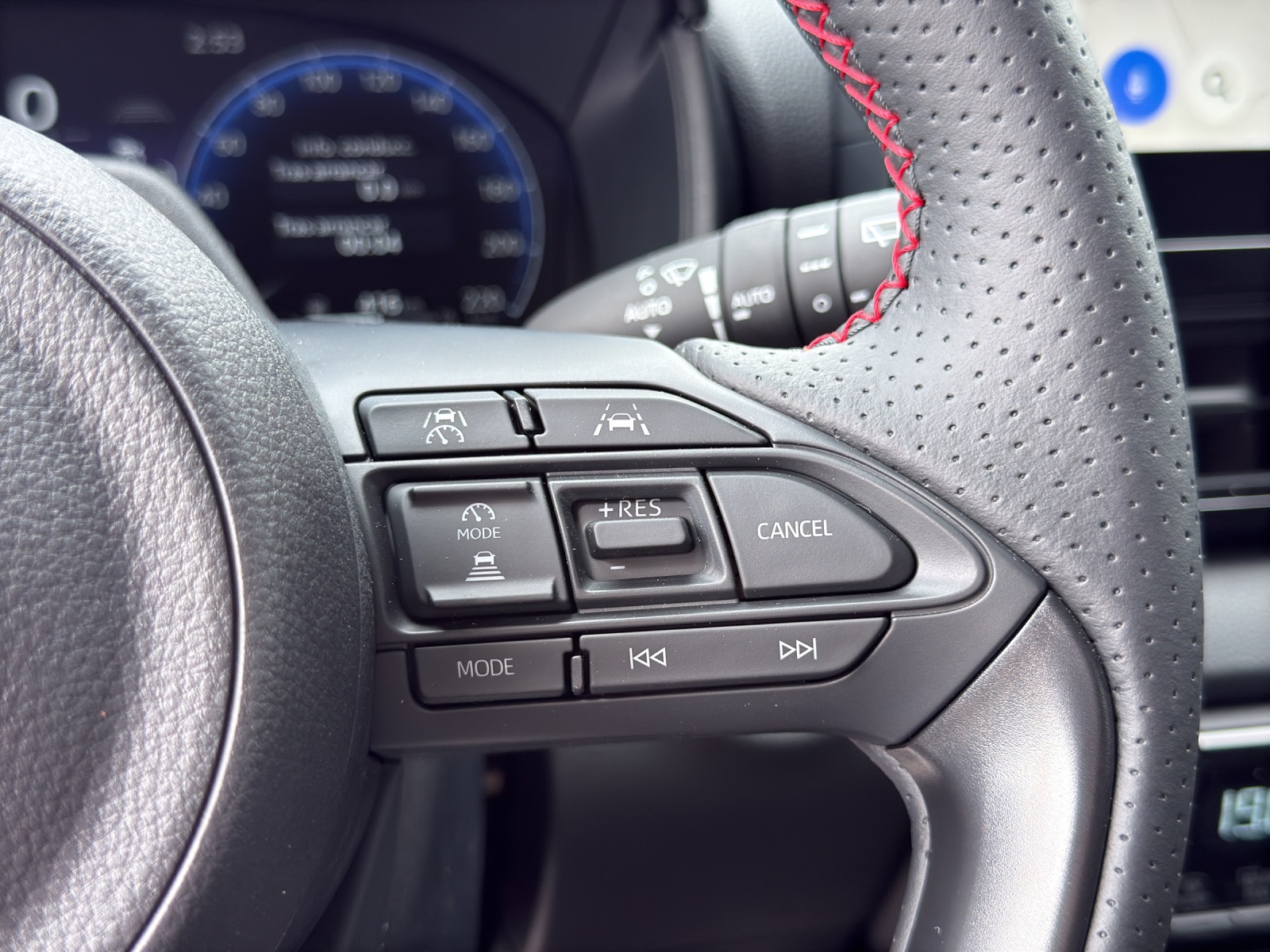 TOYOTA Yaris 1.5 GR Sport e-CVT (10 STÜCK)-image-23