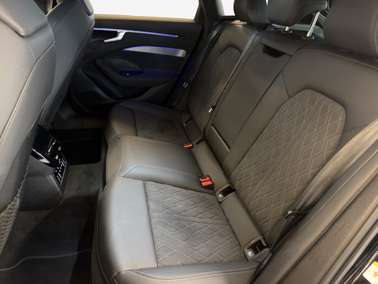 AUDI A6 Avant e-hybrid quattro 220 kW S tronic-image-11