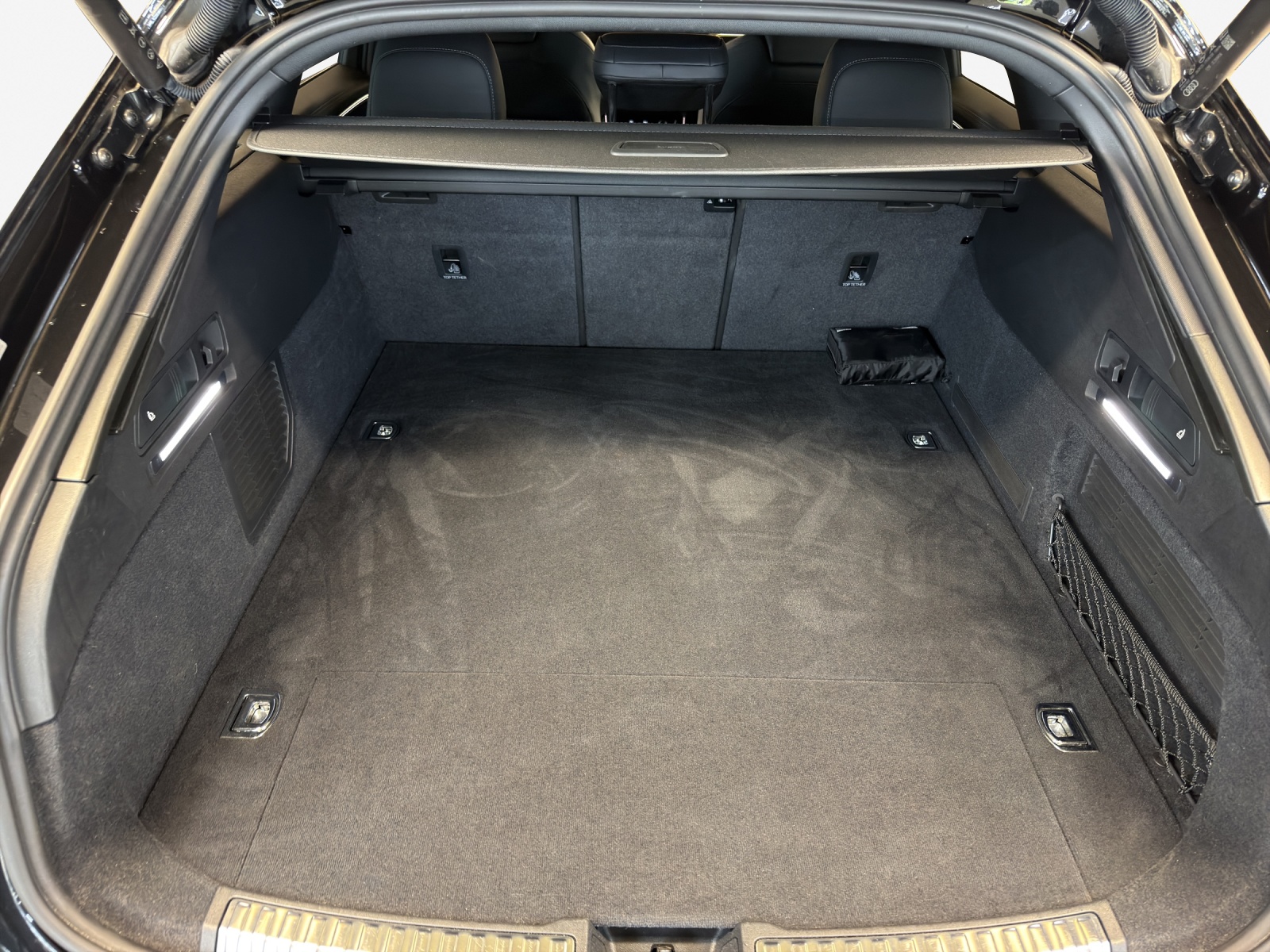 AUDI A6 Avant e-hybrid quattro 220 kW S tronic-image-12