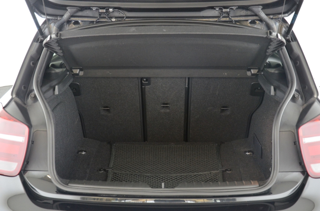 BMW M135i xDrive Steptronic-image-24