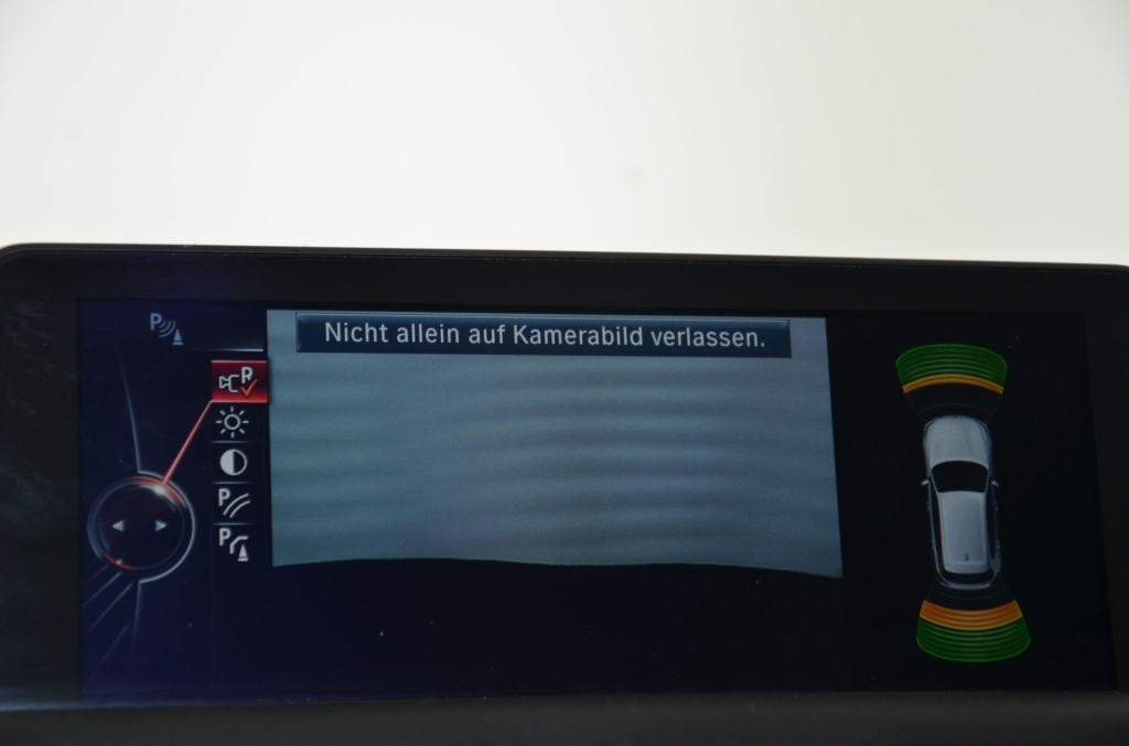 BMW M135i xDrive Steptronic-image-17