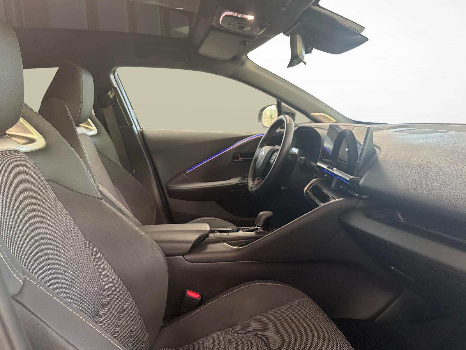 TOYOTA C-HR 2.0 HEV Style 4x4 - Ruote e servizi inclusi-image-9