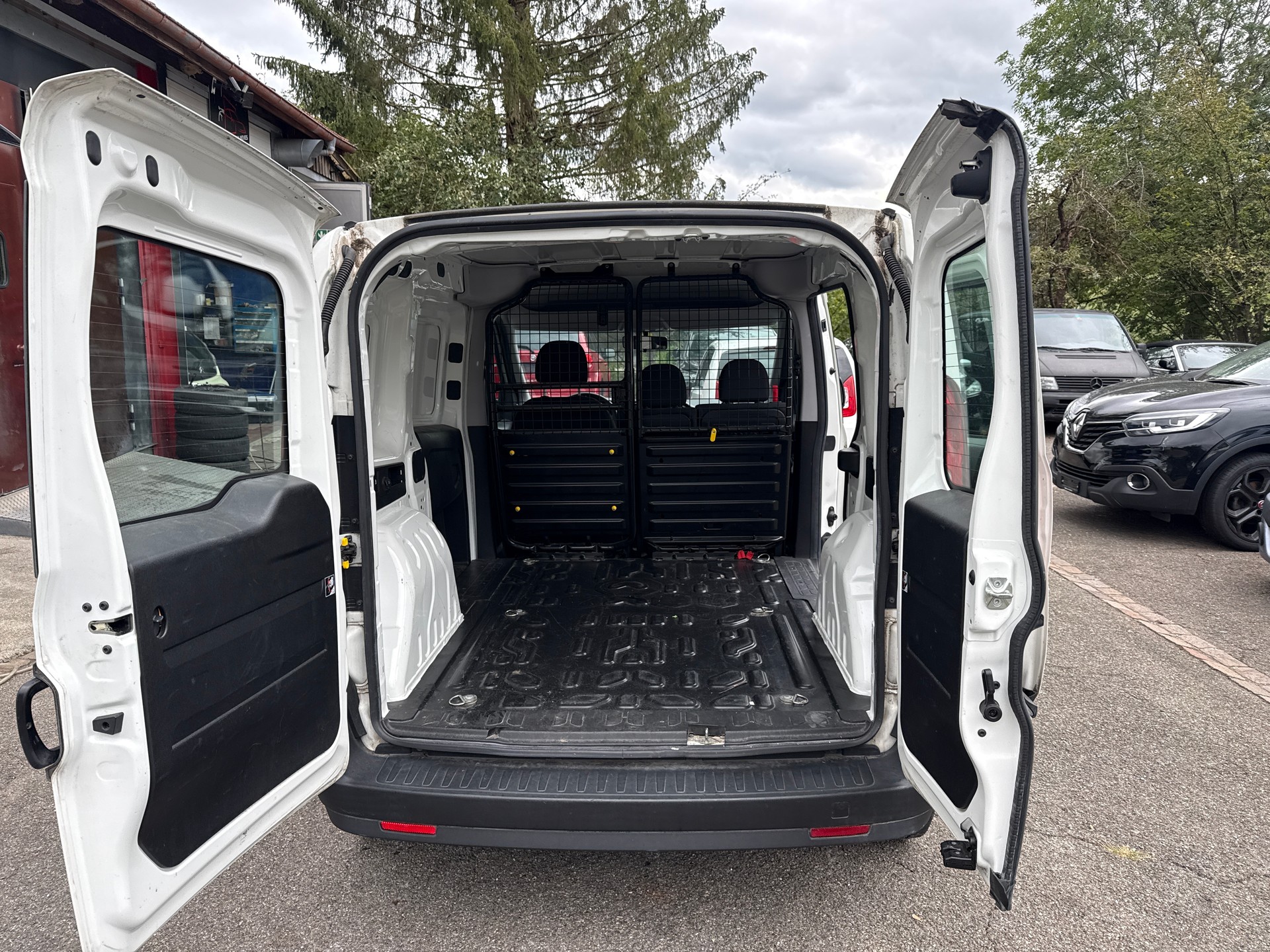 FIAT Doblò 1.4 MPI Cargo Easy Pro-image-16