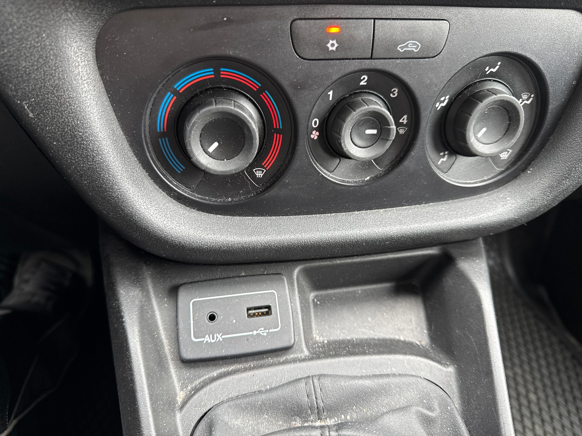 FIAT Doblò 1.4 MPI Cargo Easy Pro-image-10