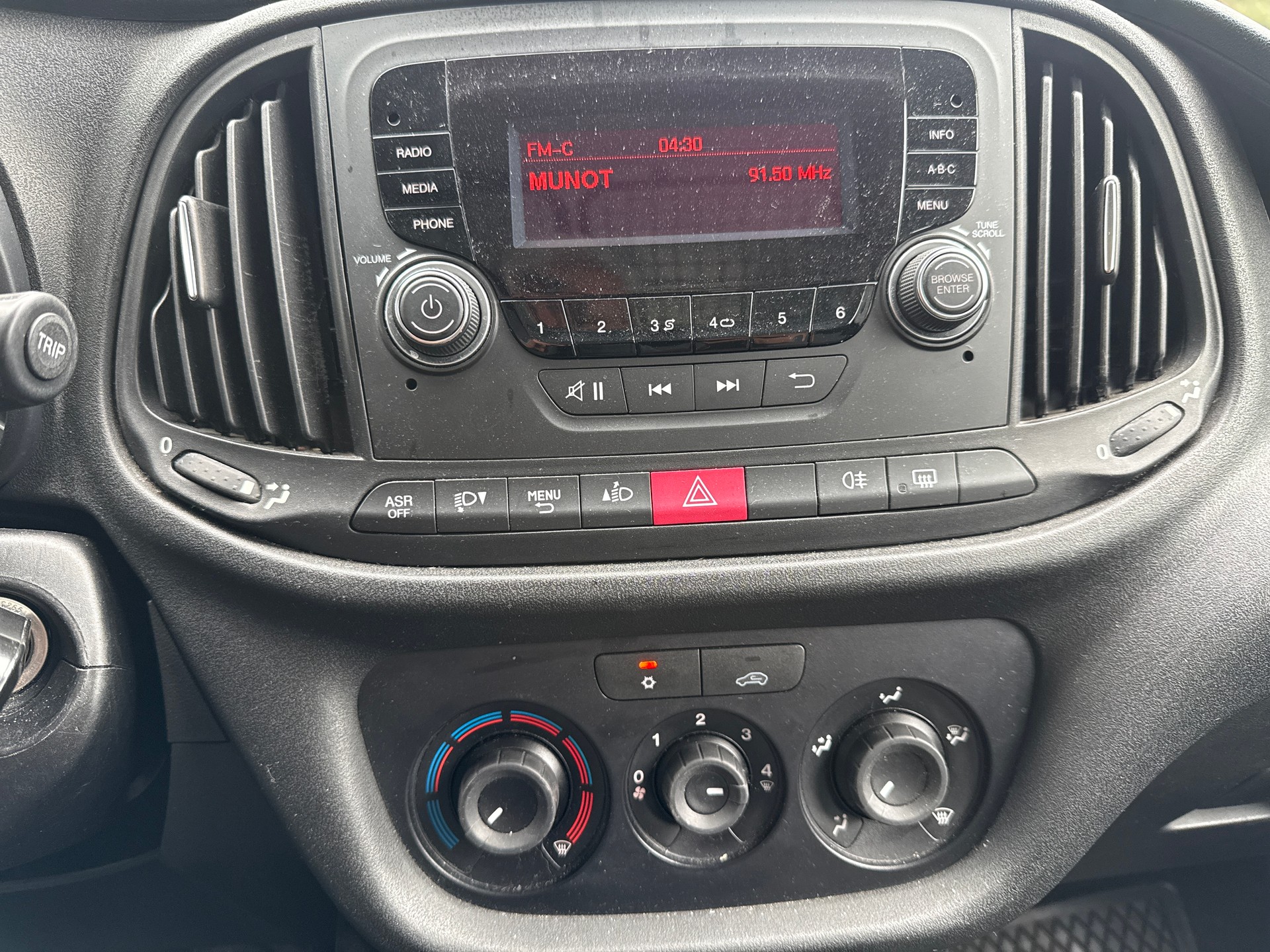 FIAT Doblò 1.4 MPI Cargo Easy Pro-image-9
