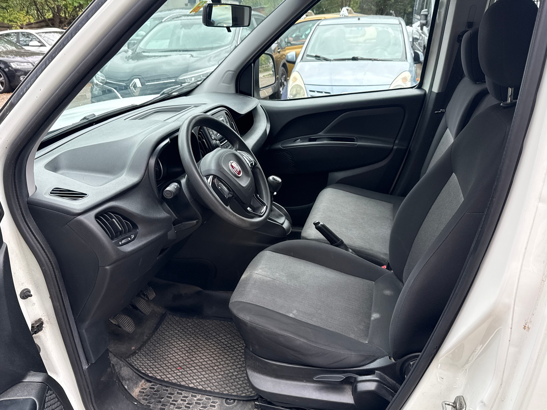 FIAT Doblò 1.4 MPI Cargo Easy Pro-image-11