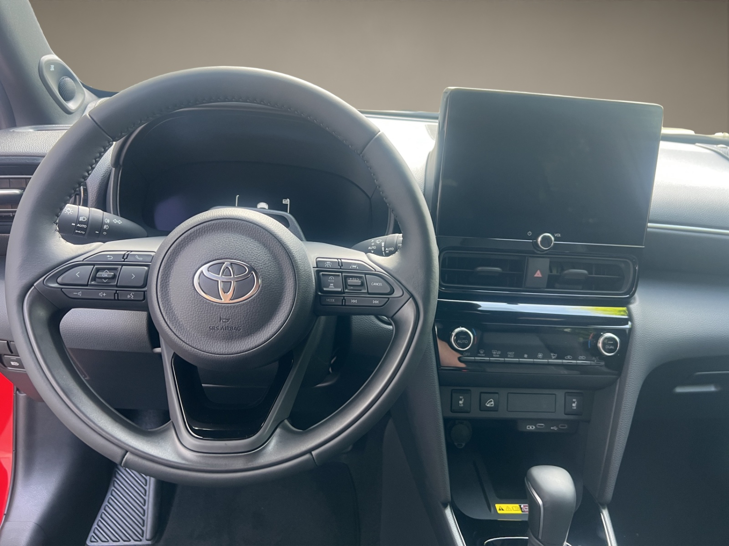 TOYOTA Yaris Cross 1.5 VVT-i HSD Premium AWD-i-image-11
