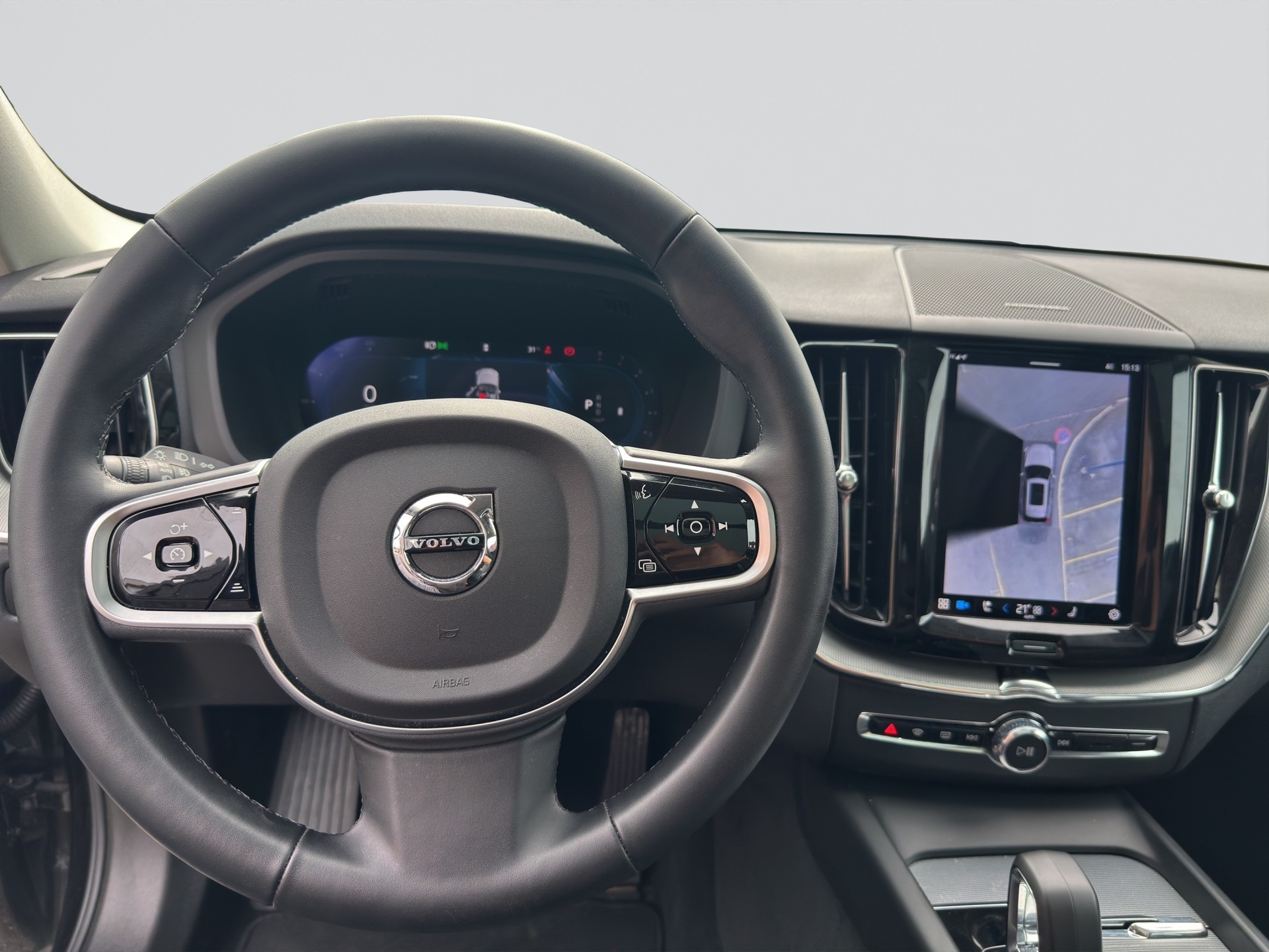 VOLVO XC60 B5 Benzin Mild Hybrid AWD Plus Dark Geartronic-image-6