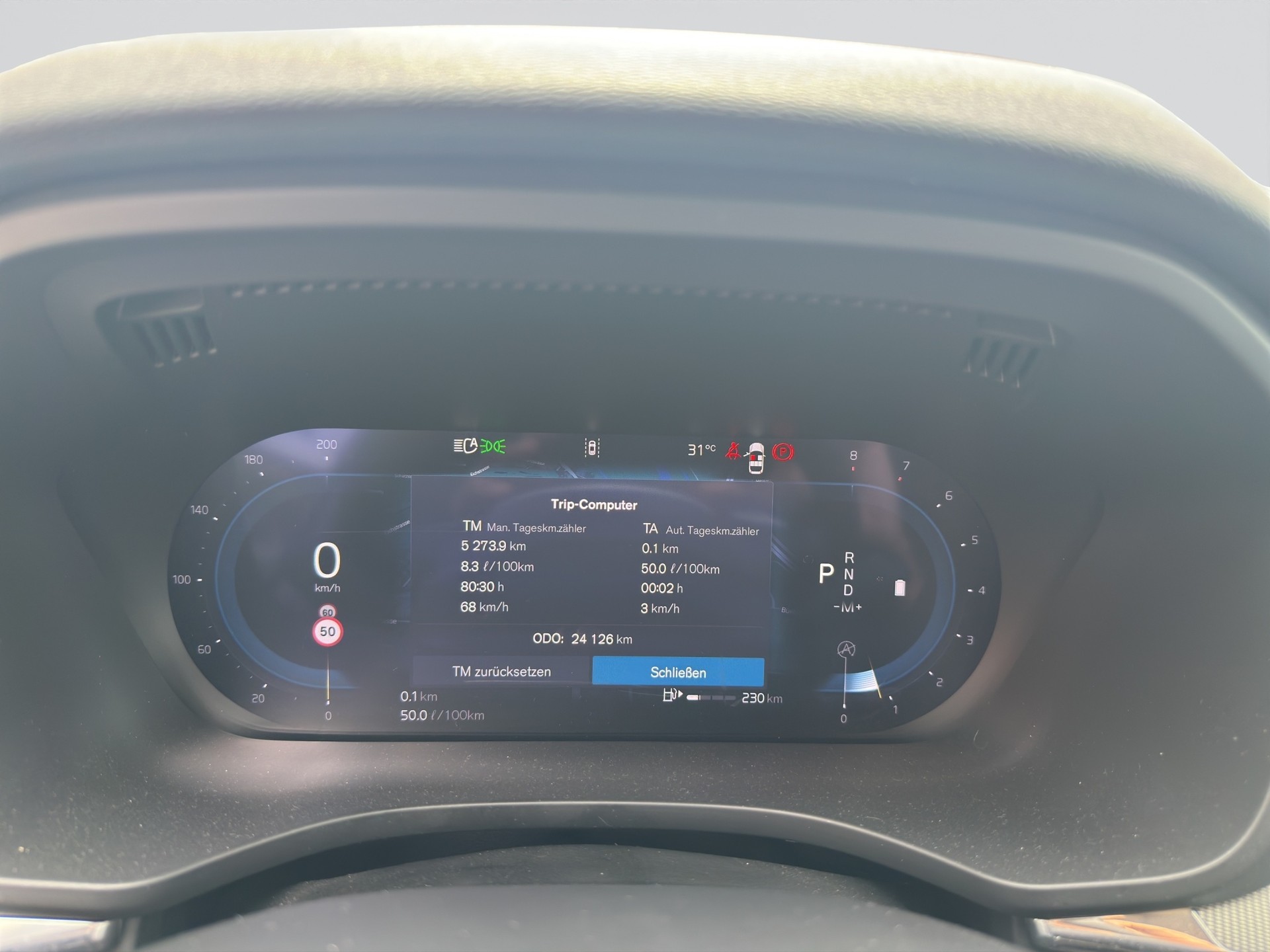 VOLVO XC60 B5 Benzin Mild Hybrid AWD Plus Dark Geartronic-image-7