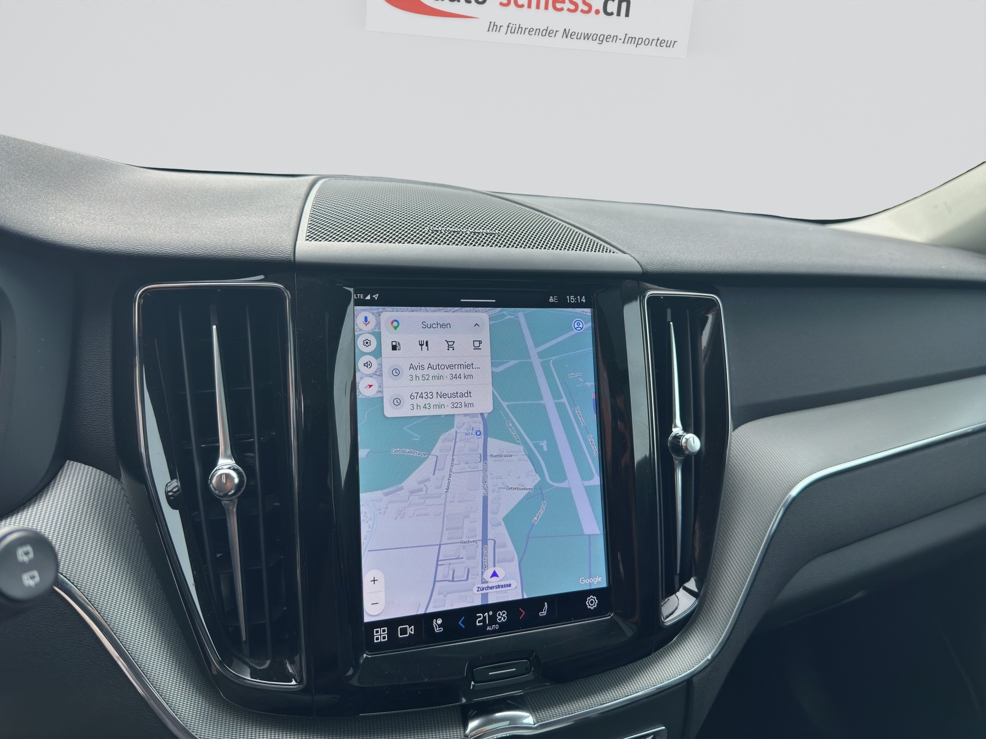 VOLVO XC60 B5 Benzin Mild Hybrid AWD Plus Dark Geartronic-image-9