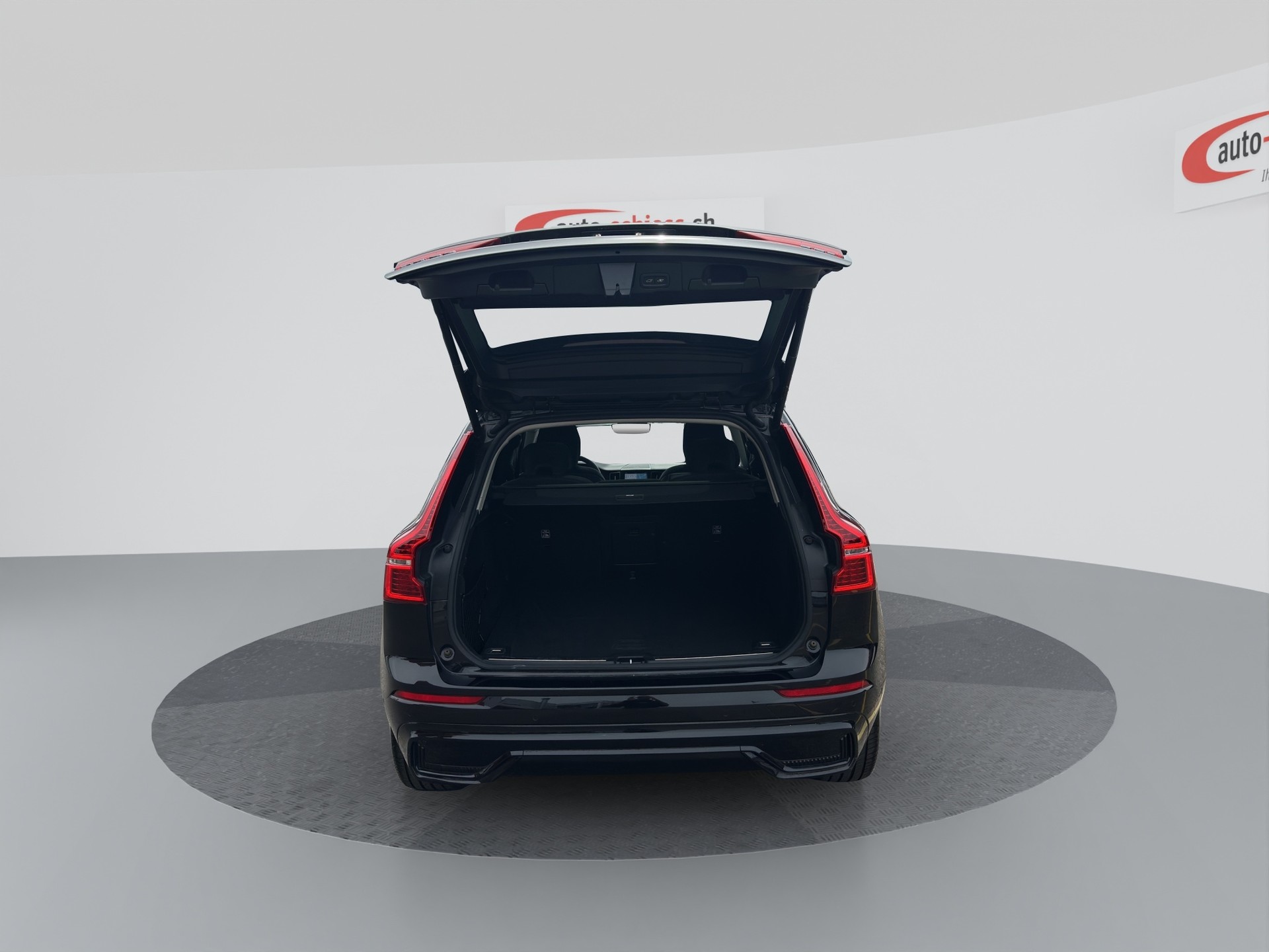 VOLVO XC60 B5 Benzin Mild Hybrid AWD Plus Dark Geartronic-image-5