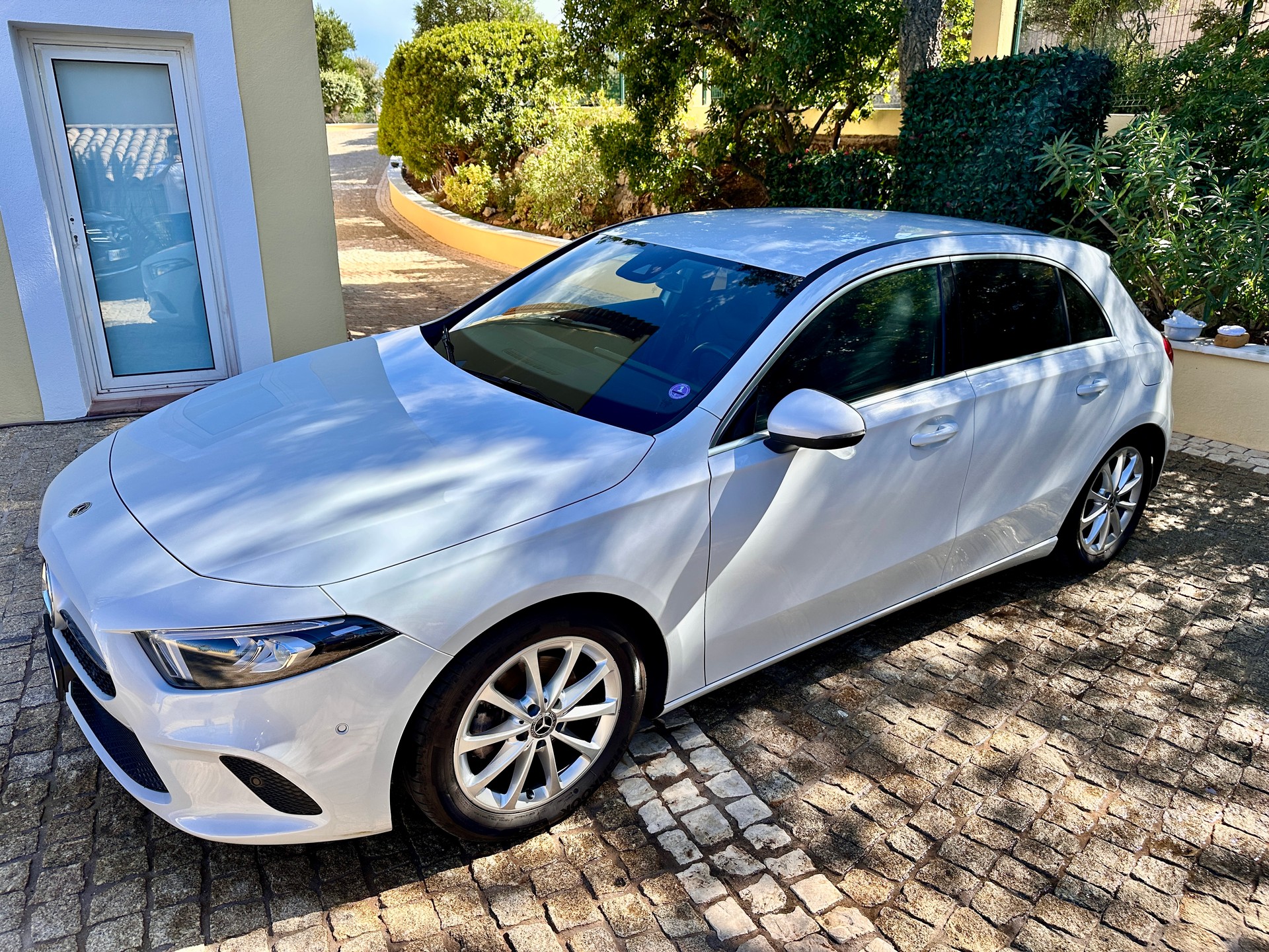 MERCEDES-BENZ A 180 Progressive-image-0