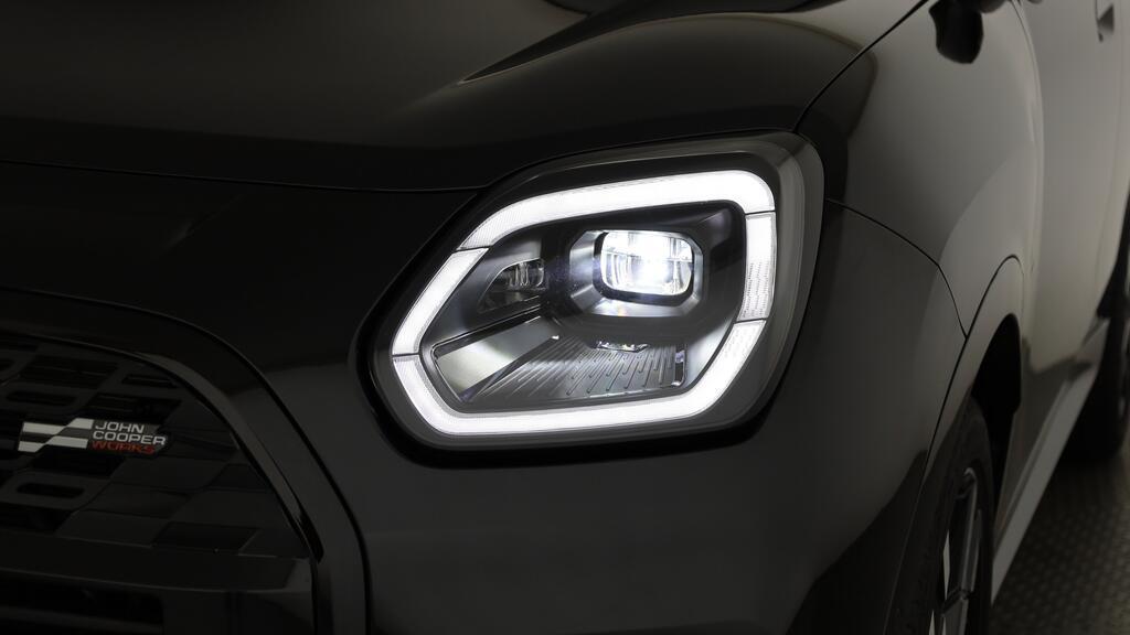 MINI John Cooper Works Countryman ALL4-image-14