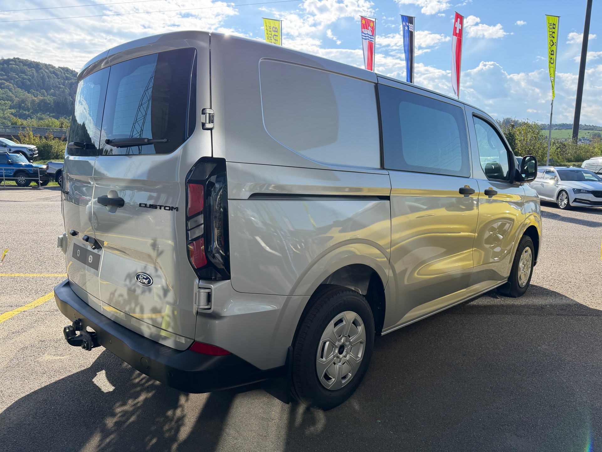 FORD Transit Custom Van 320 L1H1 Trend Automat-image-4