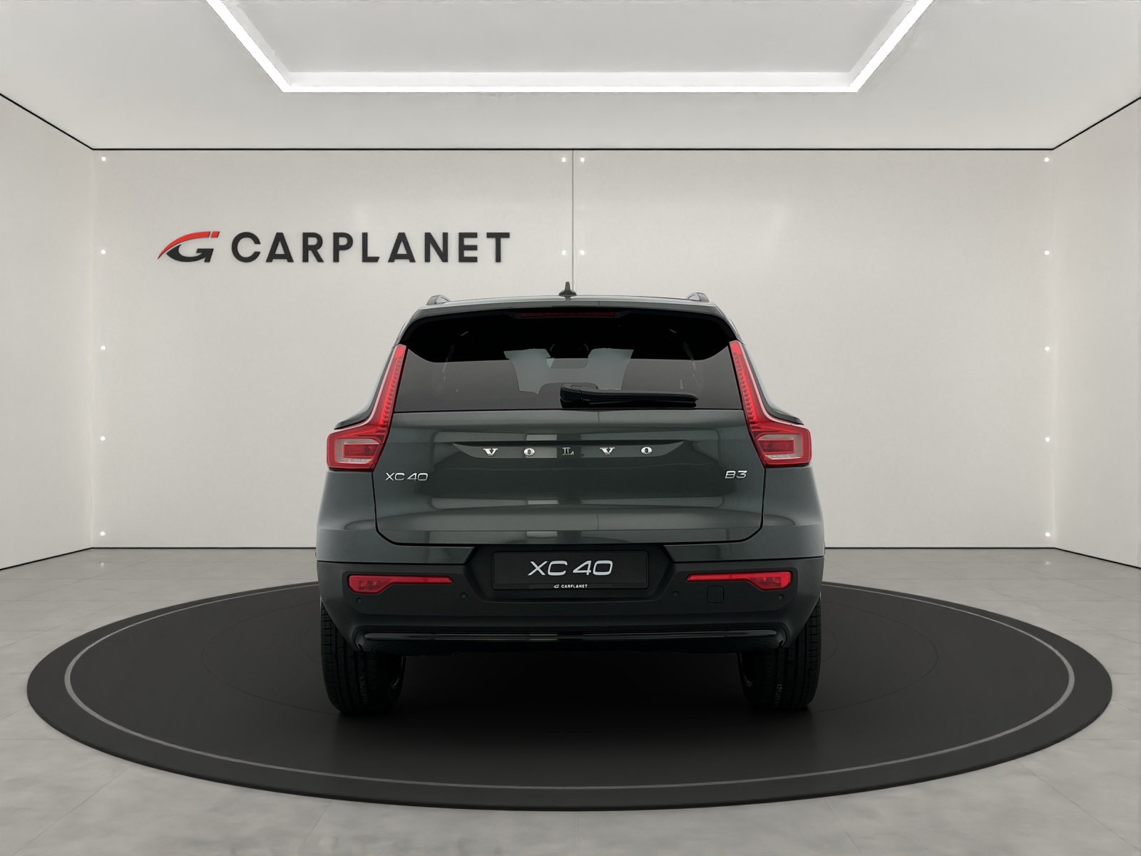 VOLVO XC40 2.0 B3 MH Plus Dark-image-4