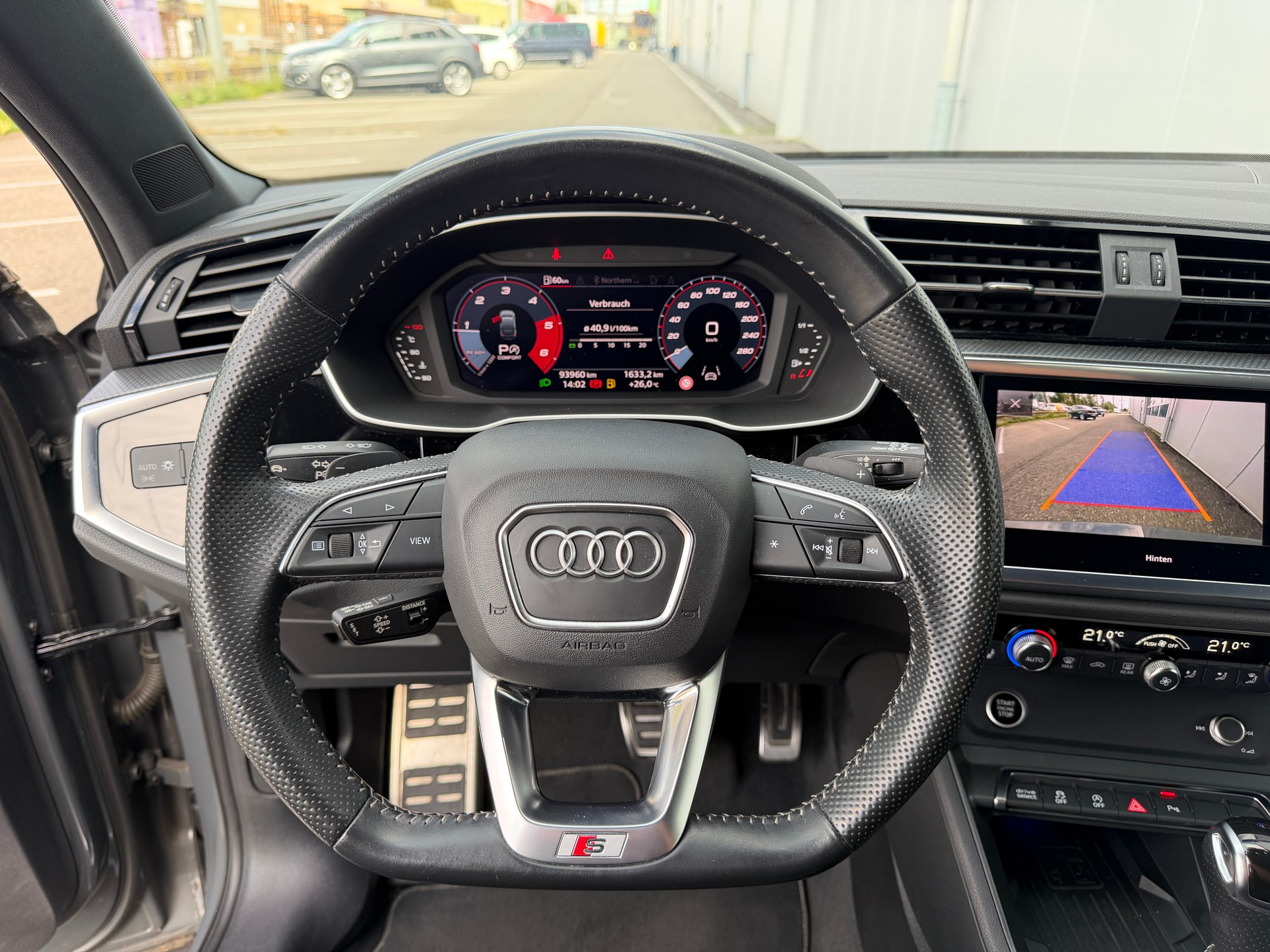 AUDI Q3 Sportback 40 TDI S line quattro S-tronic-image-10