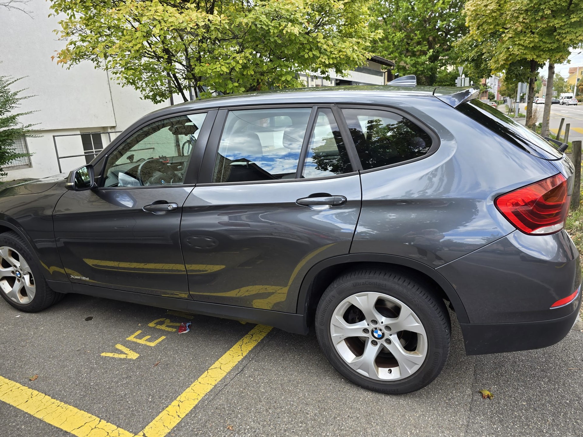 BMW 18d xDrive-image-3