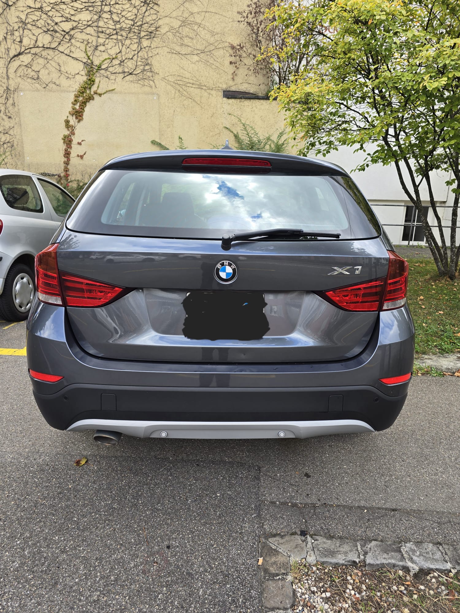 BMW 18d xDrive-image-1