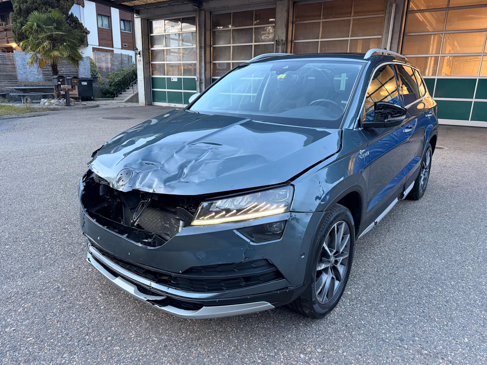 SKODA Karoq 1.5 TSI ACT Scout 4x4 DSG-image-0