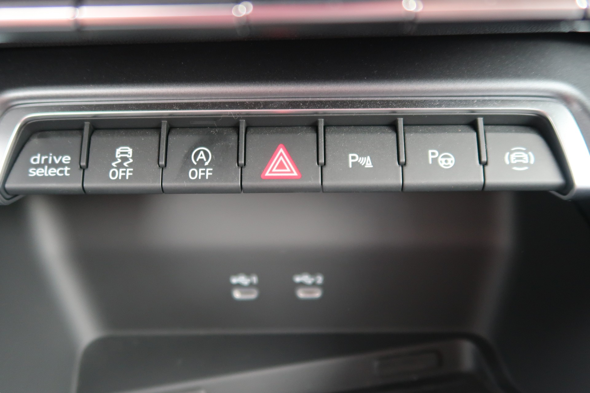 AUDI S3 Sportback TFSI quattro S-tronic-image-16