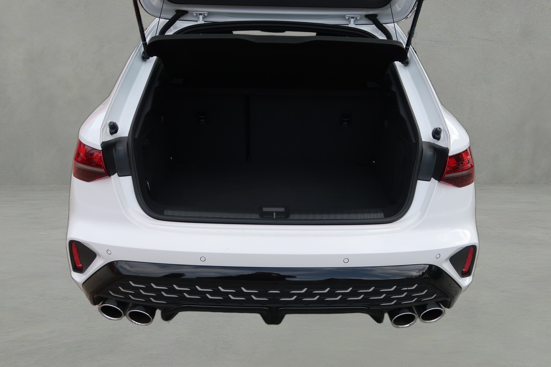 AUDI S3 Sportback TFSI quattro S-tronic-image-13