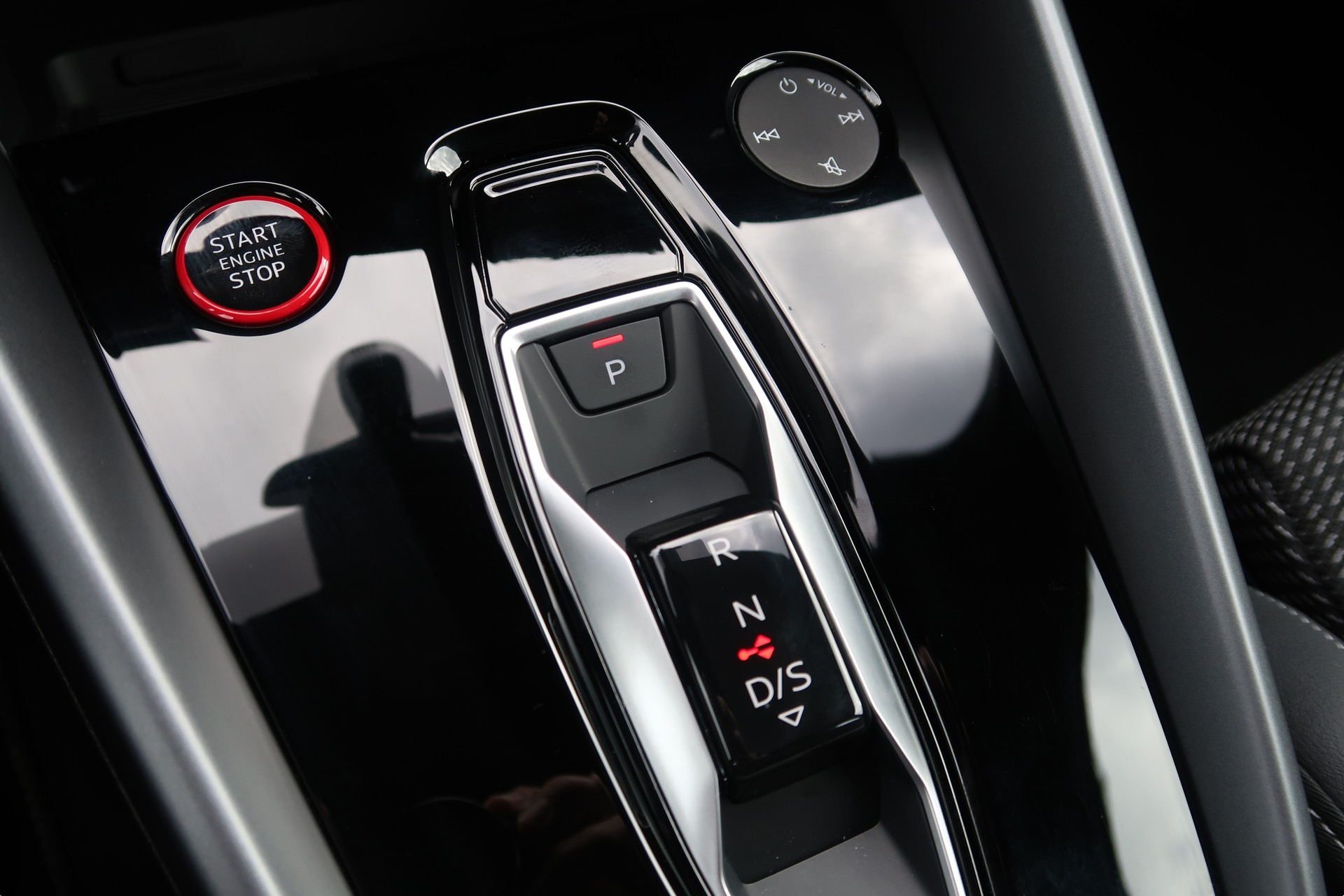 AUDI S3 Sportback TFSI quattro S-tronic-image-26