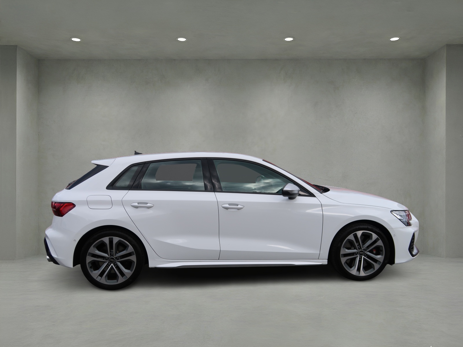 AUDI S3 Sportback TFSI quattro S-tronic-image-4