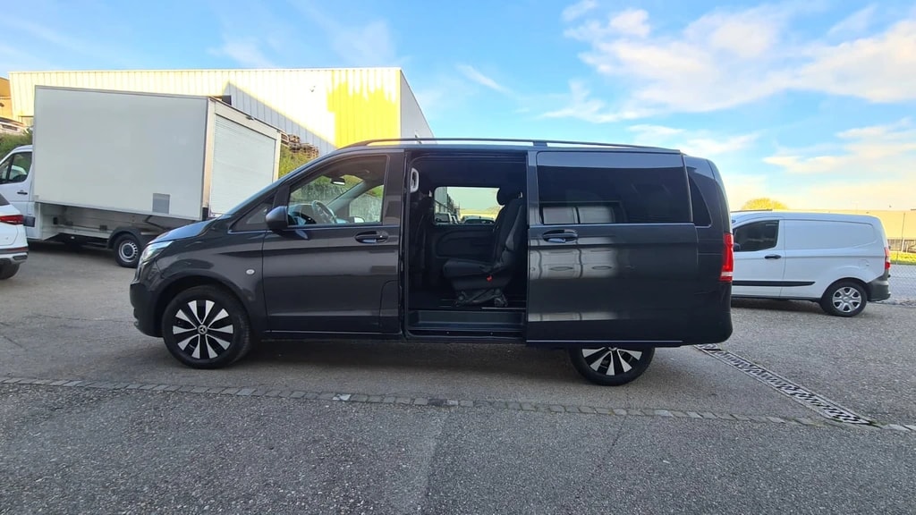 MERCEDES-BENZ Vito 124 CDI Lang Select Tourer 4Matic 9G-Tronic ** 239 PS ** 5-Plätzer ** Gr-Navi ** RF-Kamera ** Anh-Kupplung ** Frisch Ab MFK-image-8